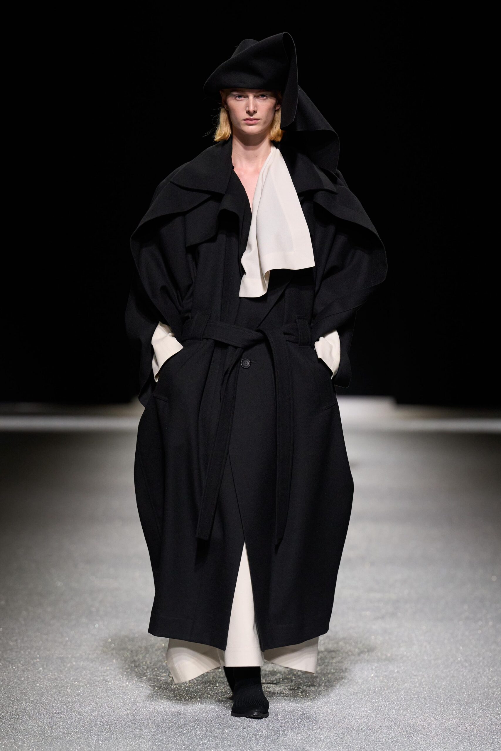 black wool long-sleeve collared relaxed belted layered coat