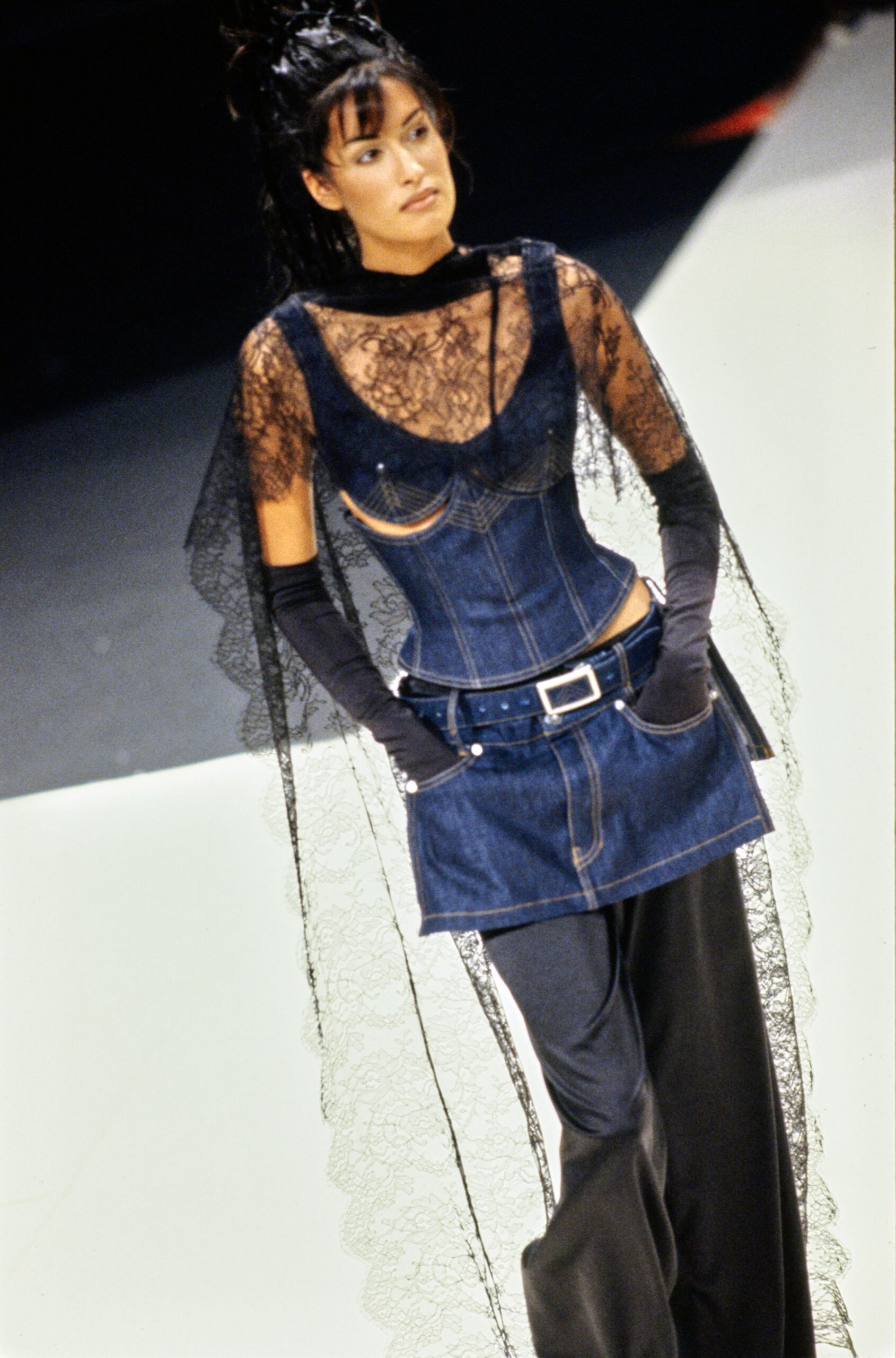 blue denim fitted pencil skirt