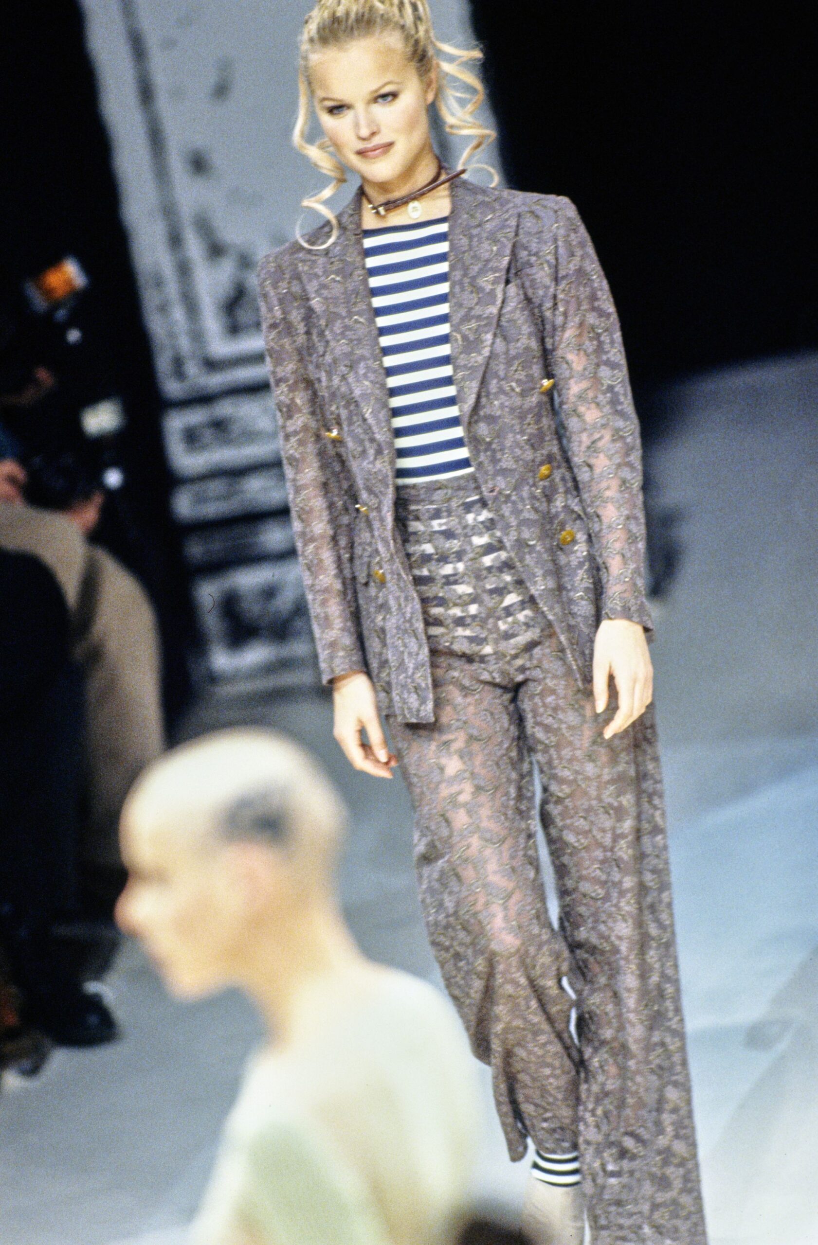 gray lace long-sleeve collared tailored buttoned embroidered blazer