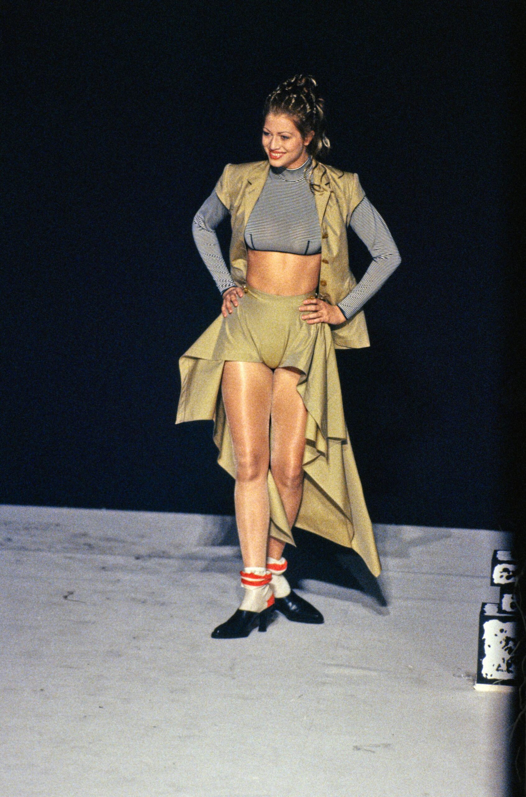 beige asymmetric fitted tiered skirt