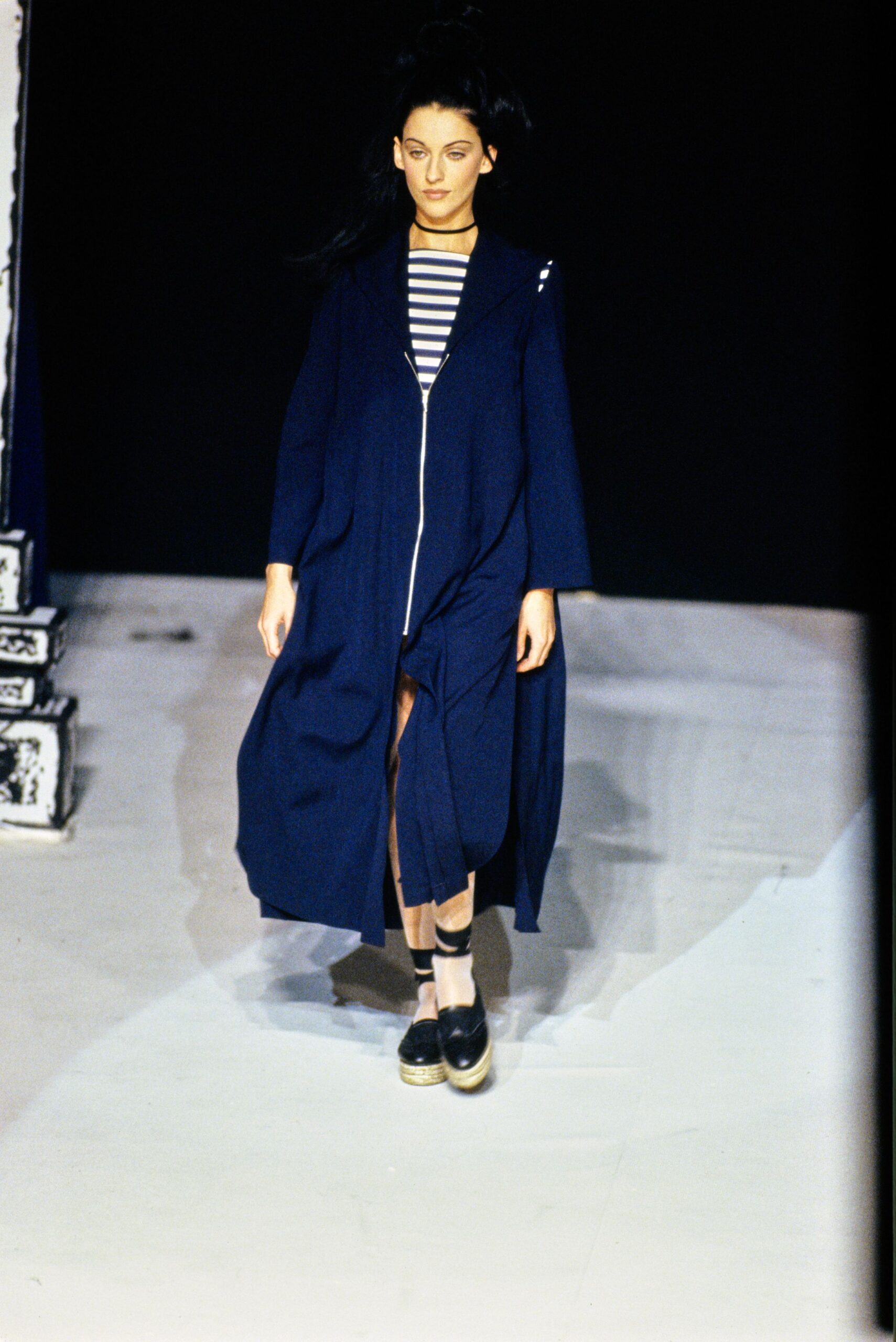 blue cotton long-sleeve collared relaxed zippered buttoned coat