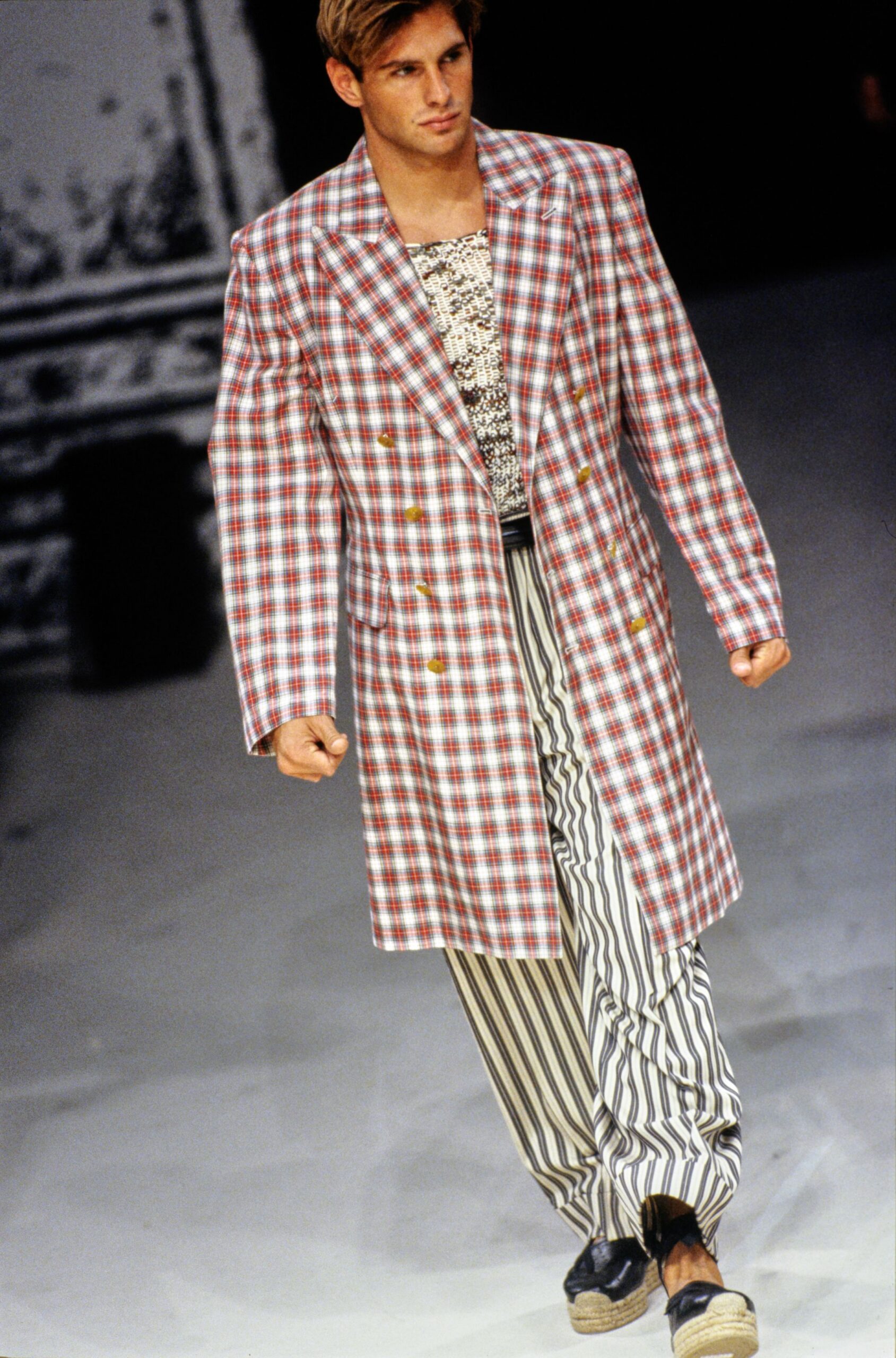 red cotton long-sleeve collared oversized checked coat
