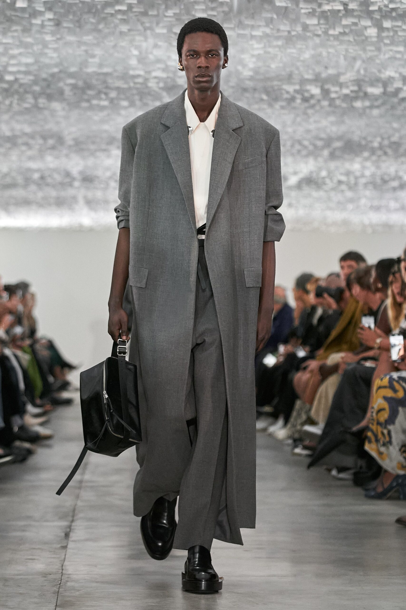 gray wool long-sleeve collared relaxed buttoned wide-leg suit