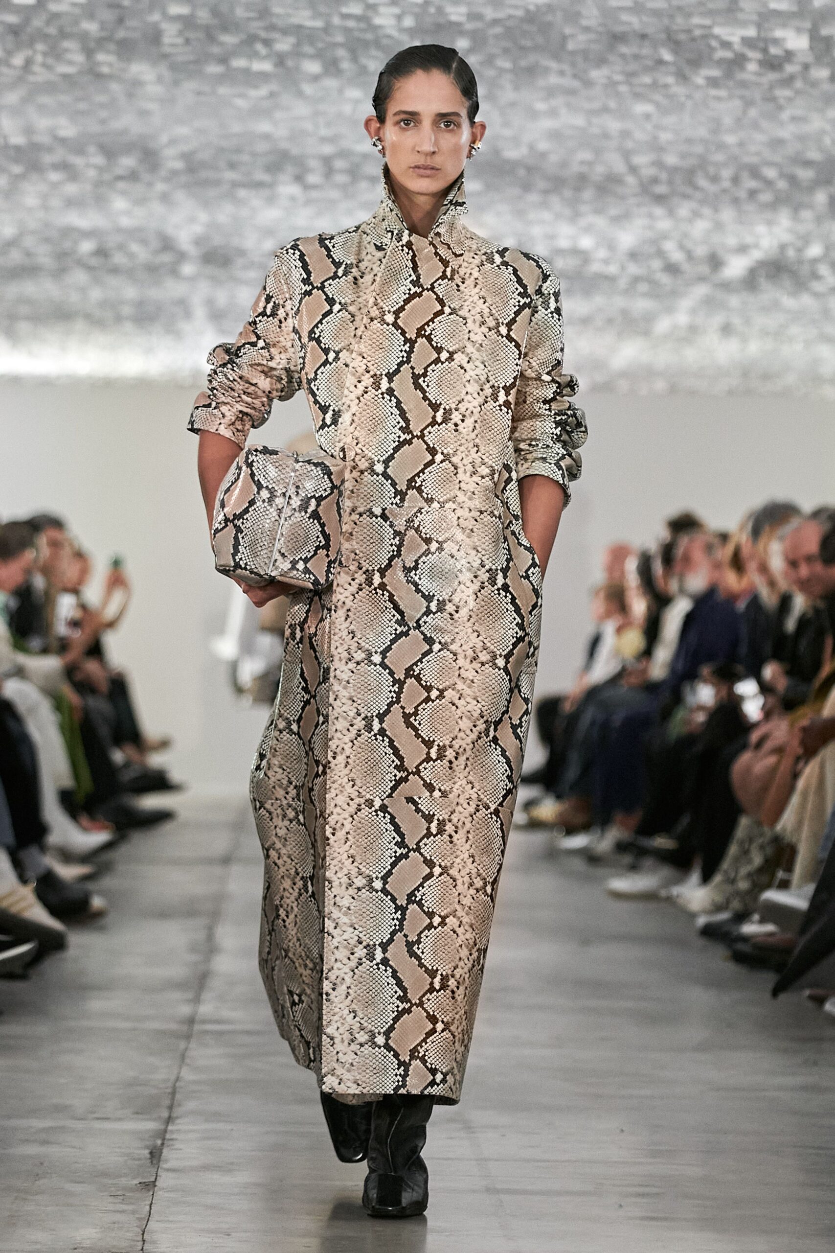 Jil Sander Spring 2024 Ready-to-Wear Look 33
