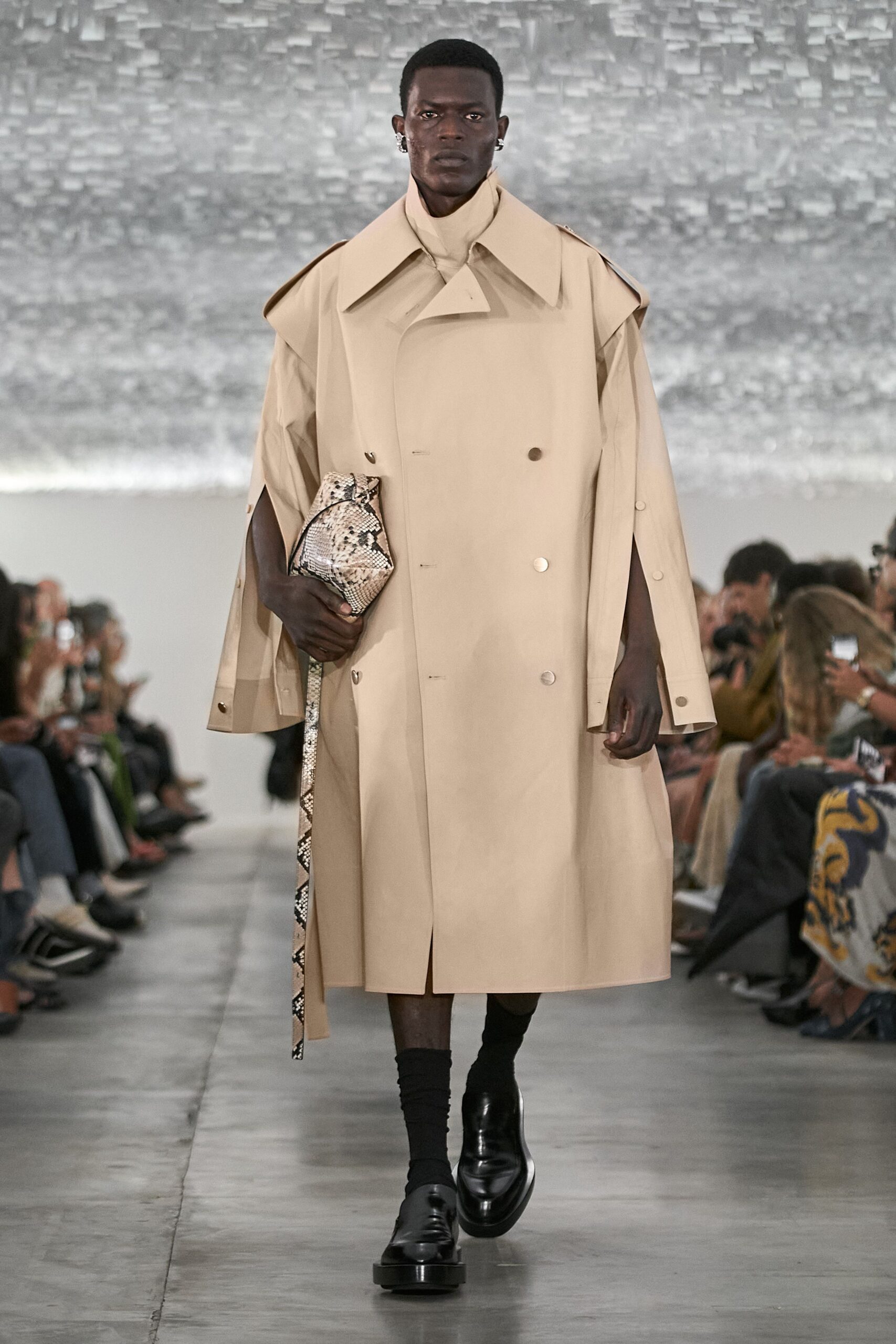 beige cotton long-sleeve collared oversized coat