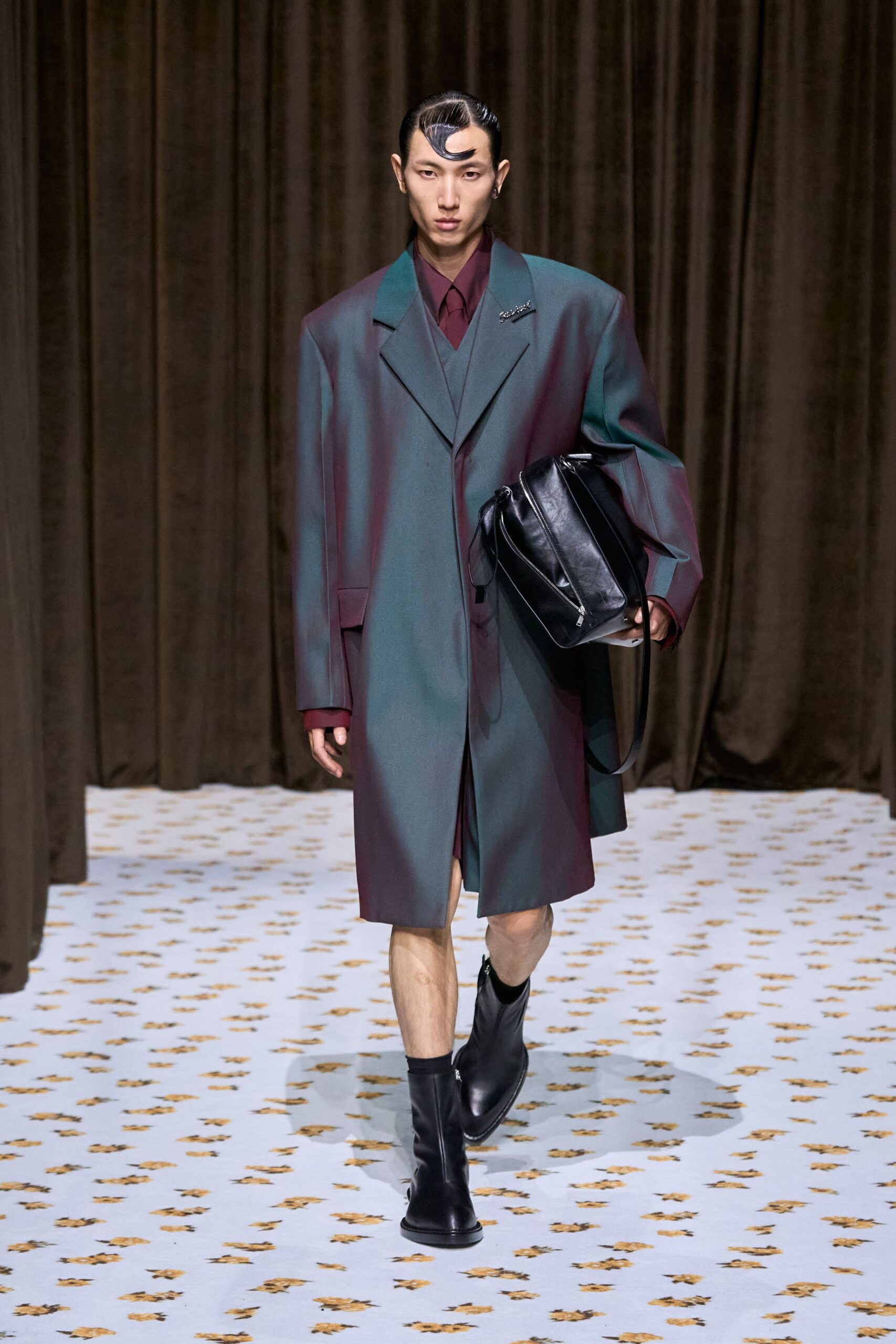 green wool long-sleeve collared relaxed layered coat