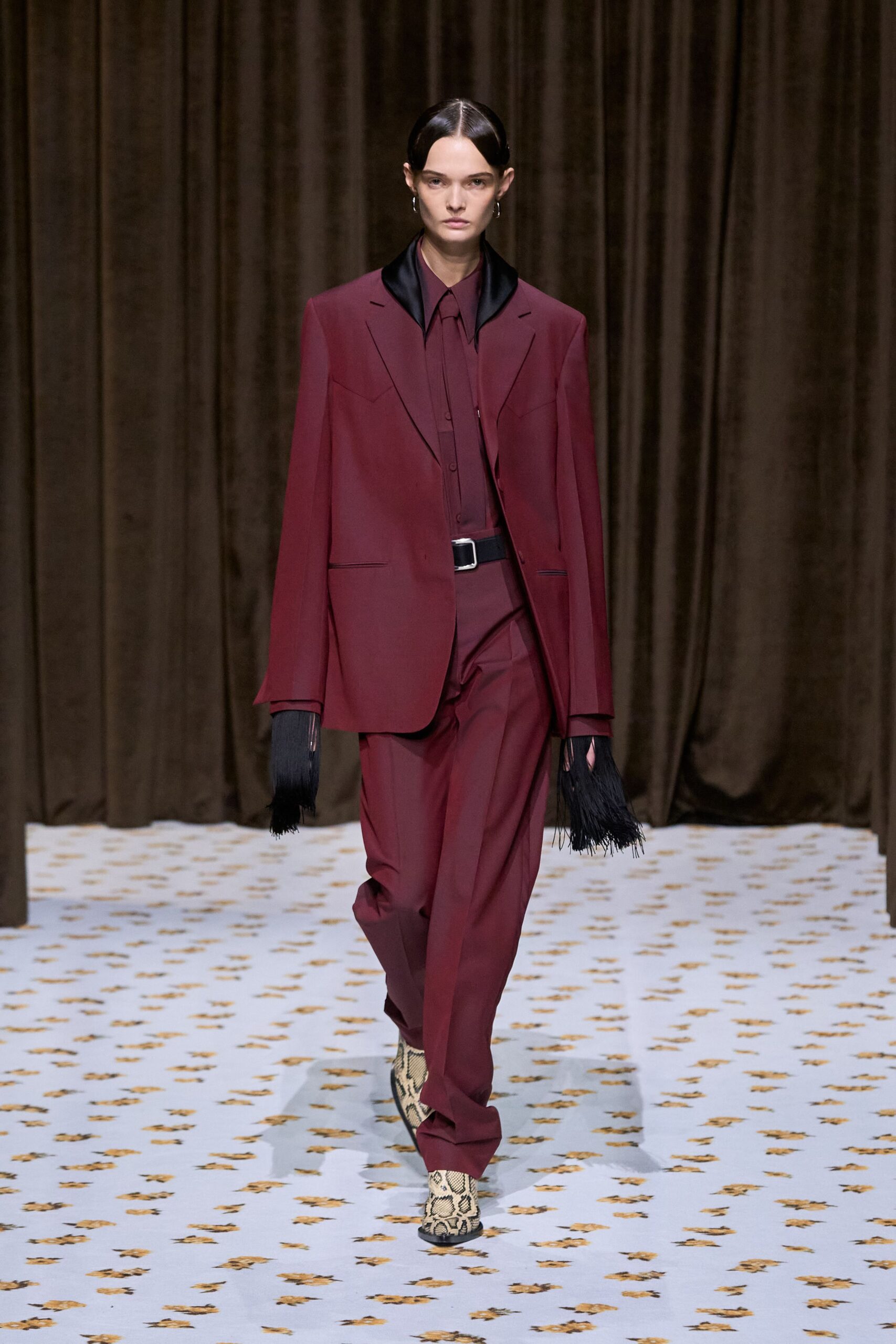 maroon long-sleeve collared tailored buttoned suit