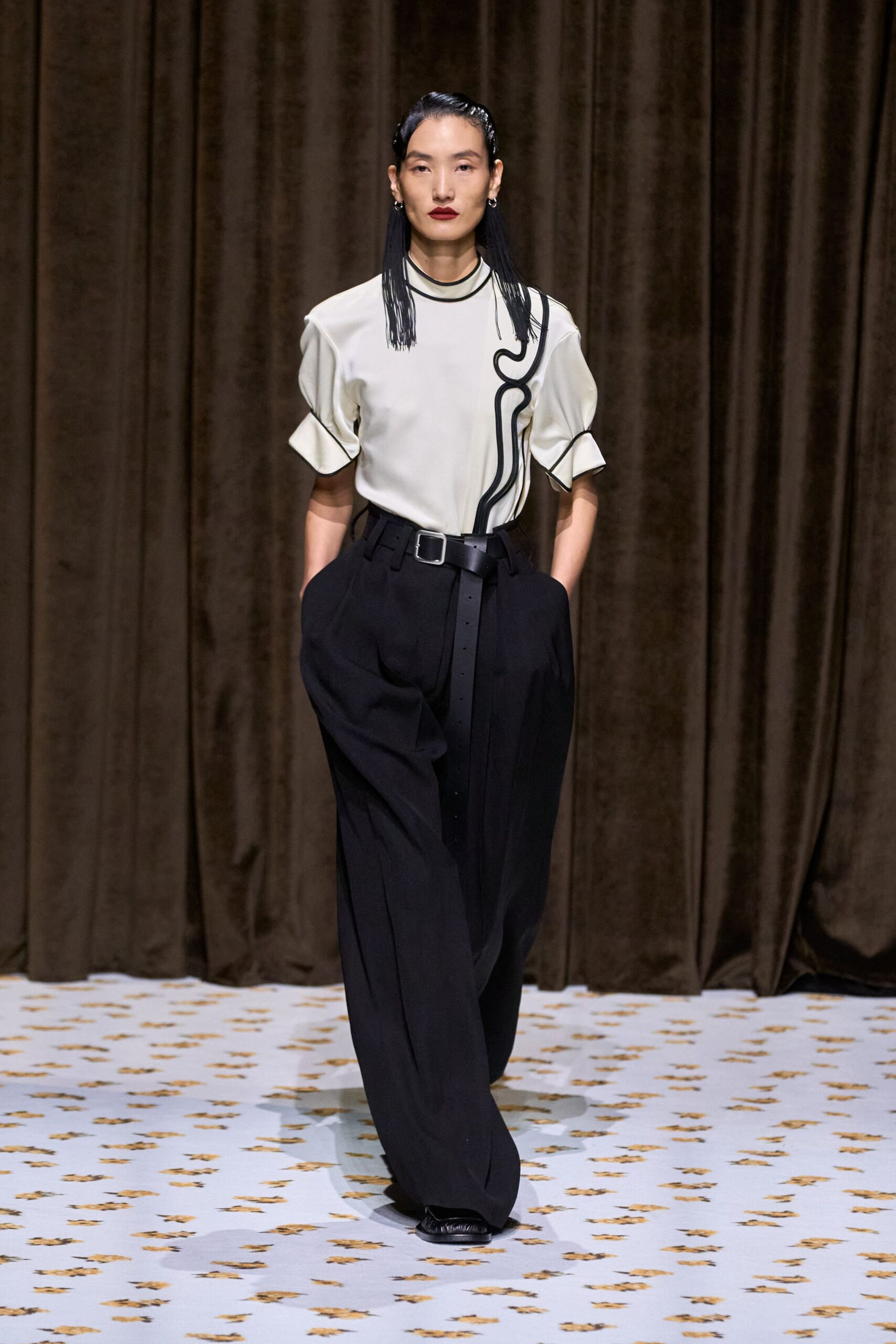 Jil Sander Spring 2025 Ready-to-Wear Look 14