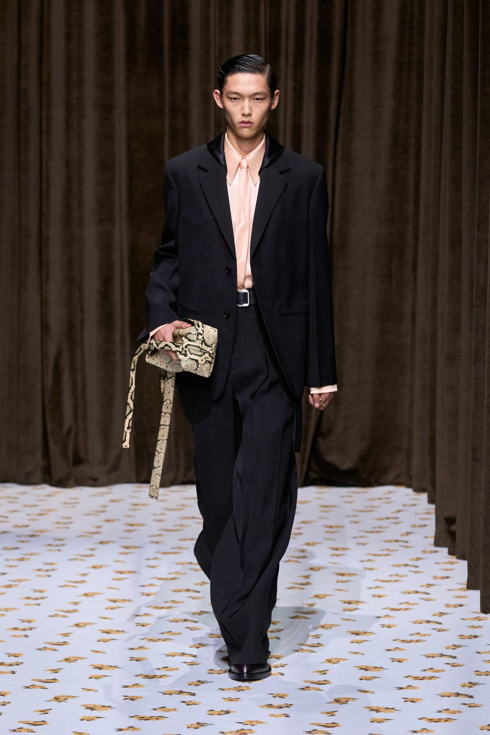 black tailored blazer with beige shirt