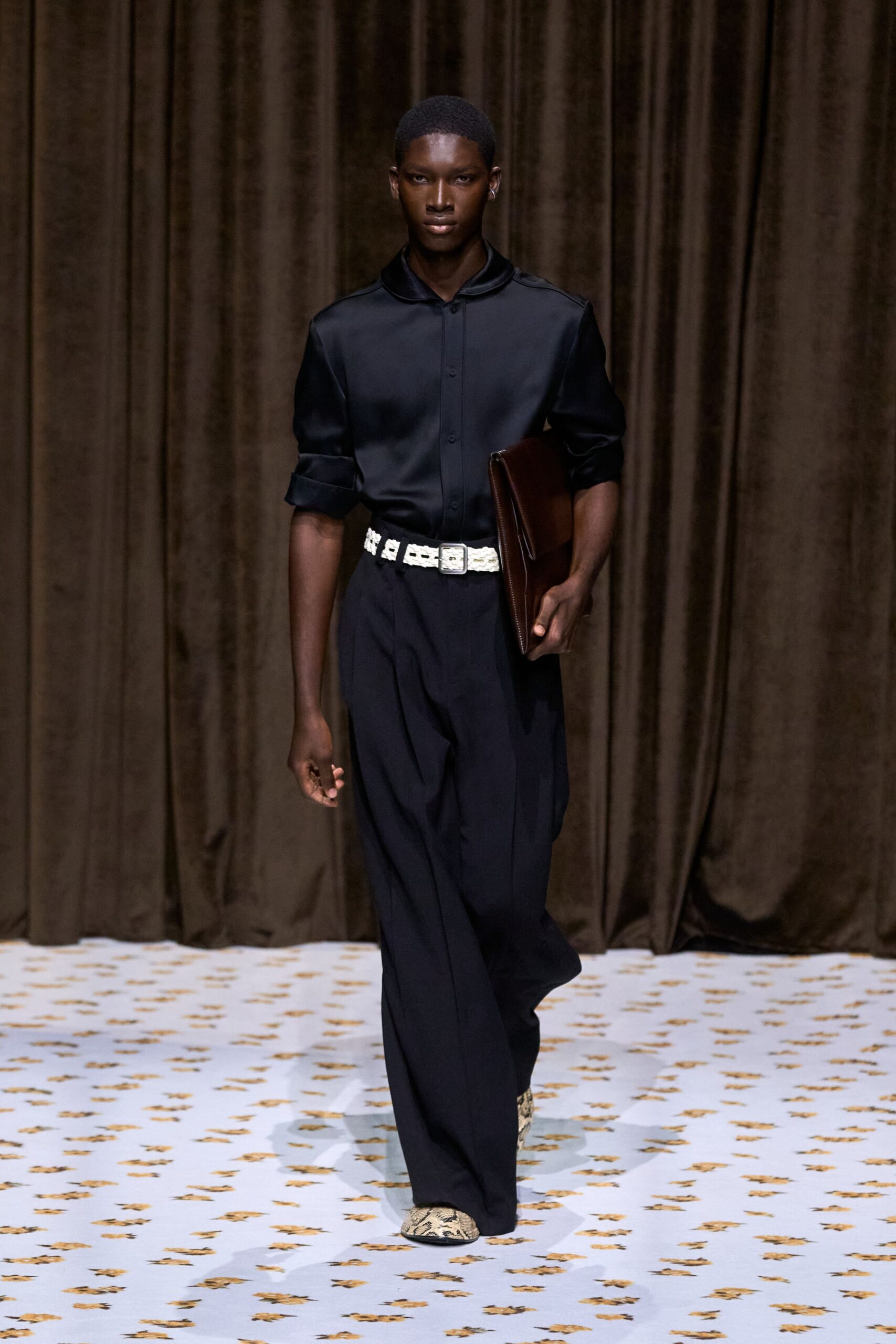 white leather belted belt