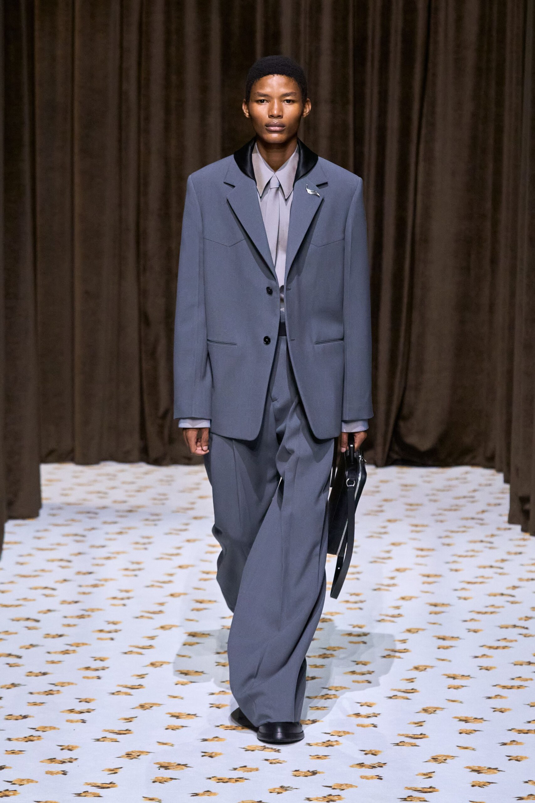 gray wool long-sleeve collared tailored buttoned straight-leg suit