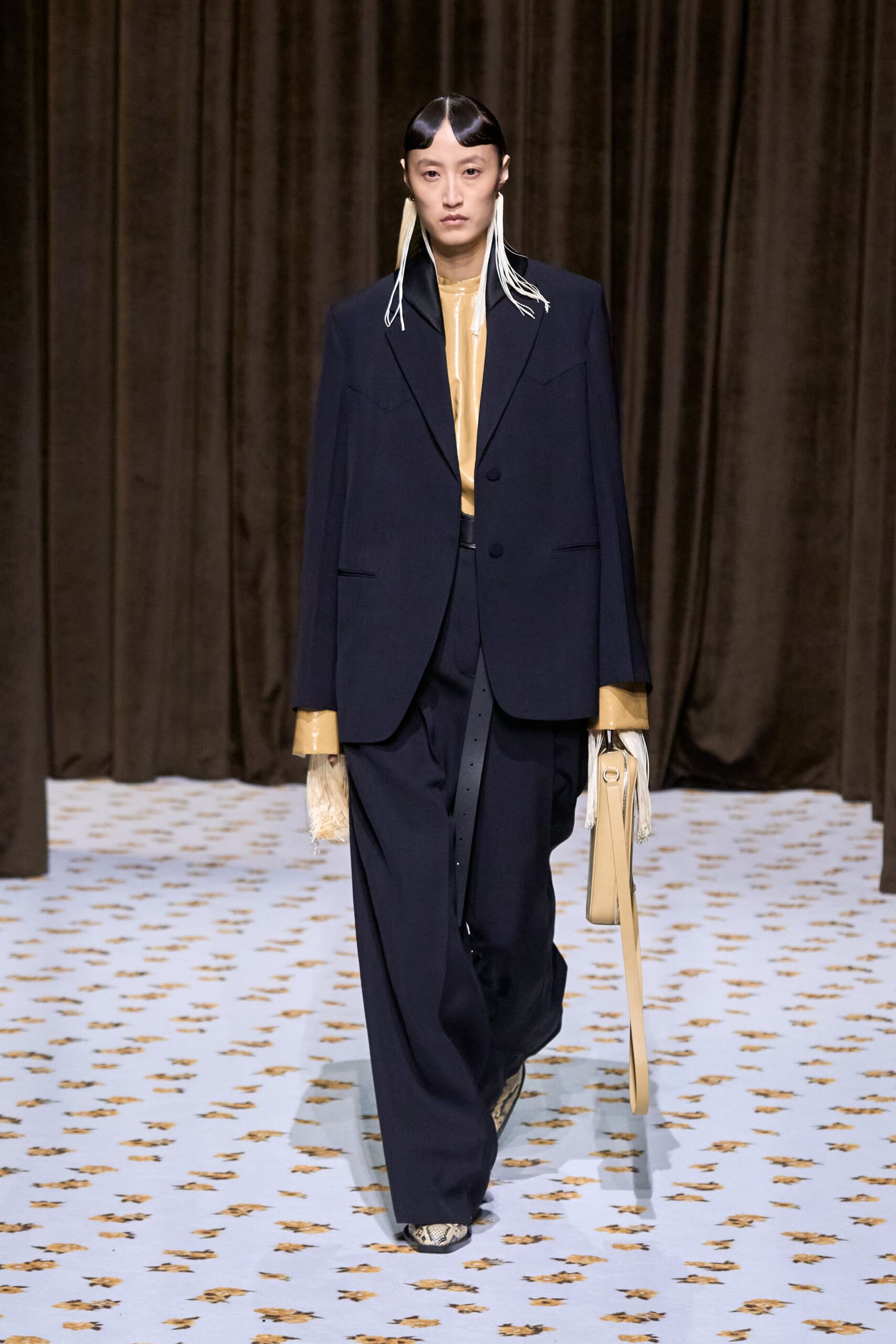 black blazer beige shirt relaxed pants