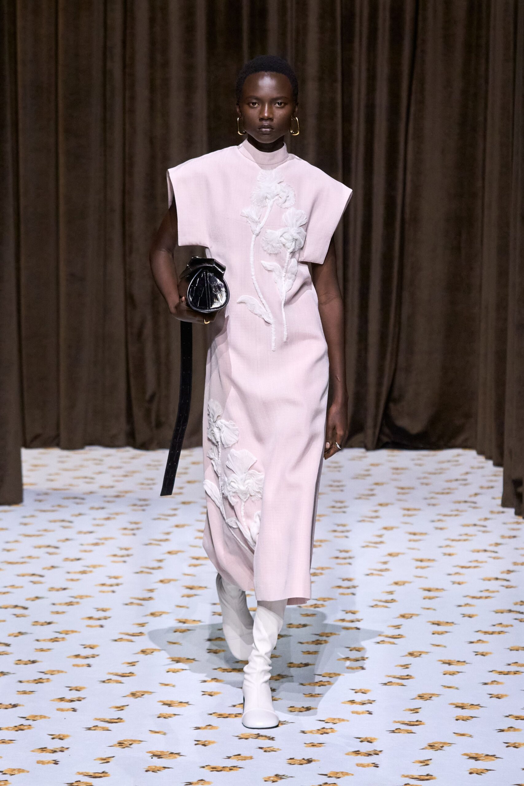 Jil Sander Spring 2025 Ready-to-Wear Look 32