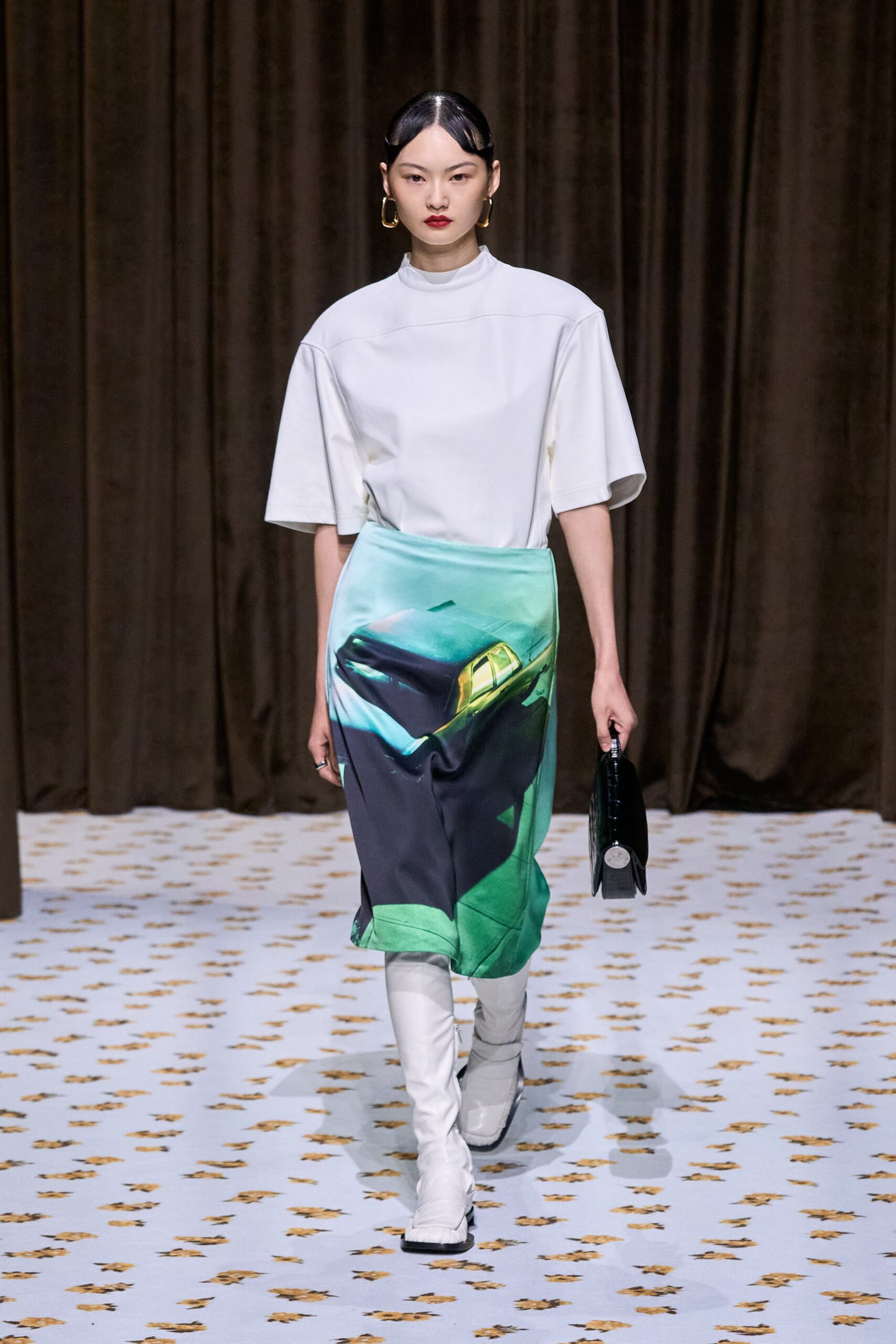 green silk fitted printed skirt