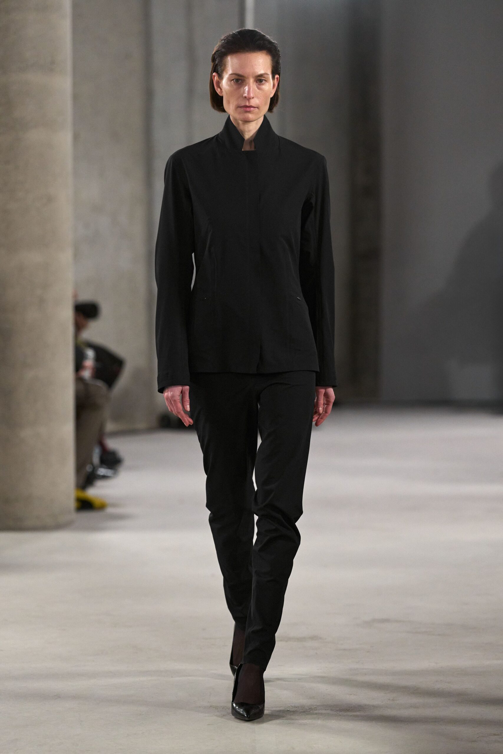 black fitted jacket and pants