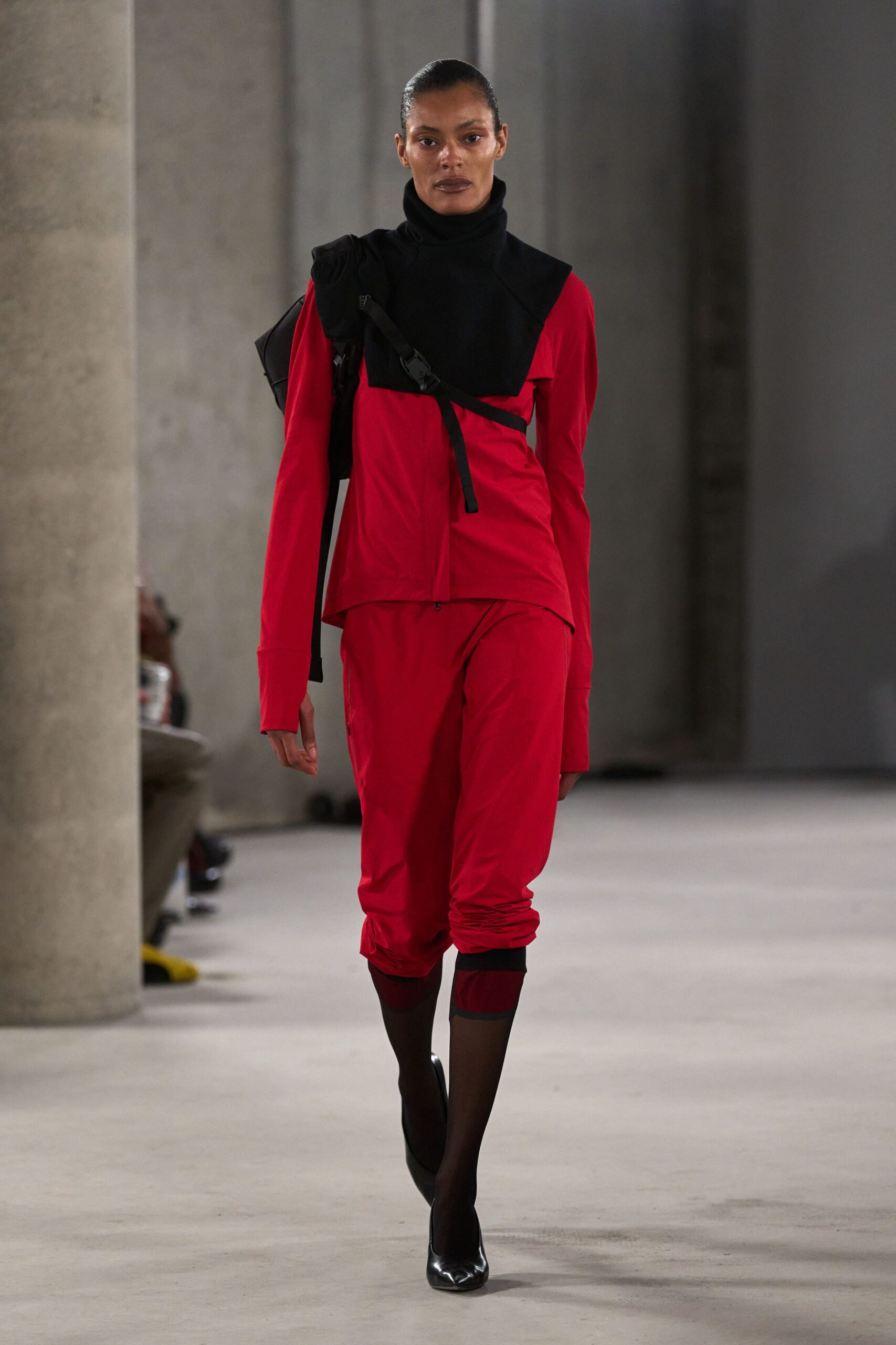 red cotton fitted zippered pockets pants