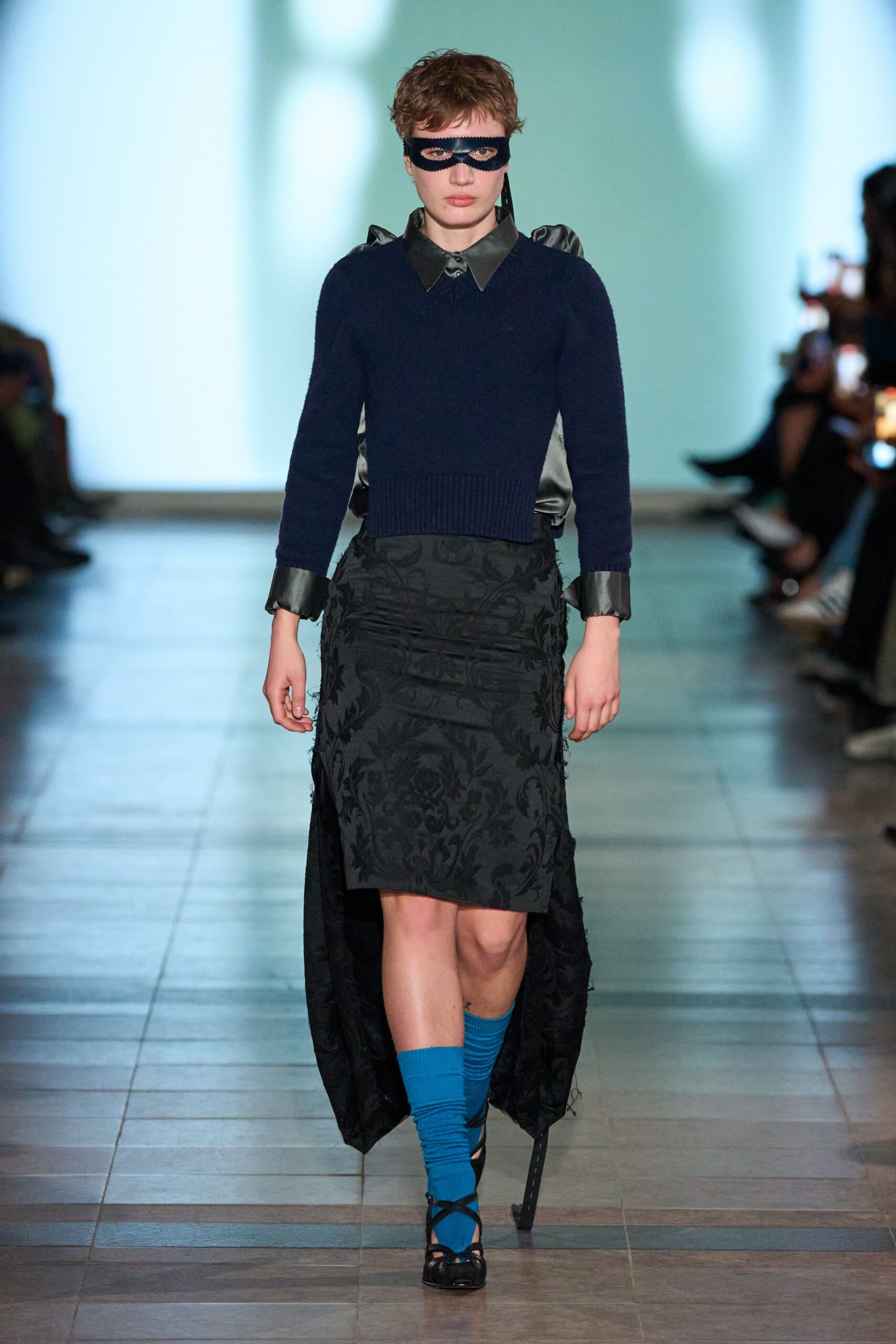 blue wool long-sleeve v-neck fitted top