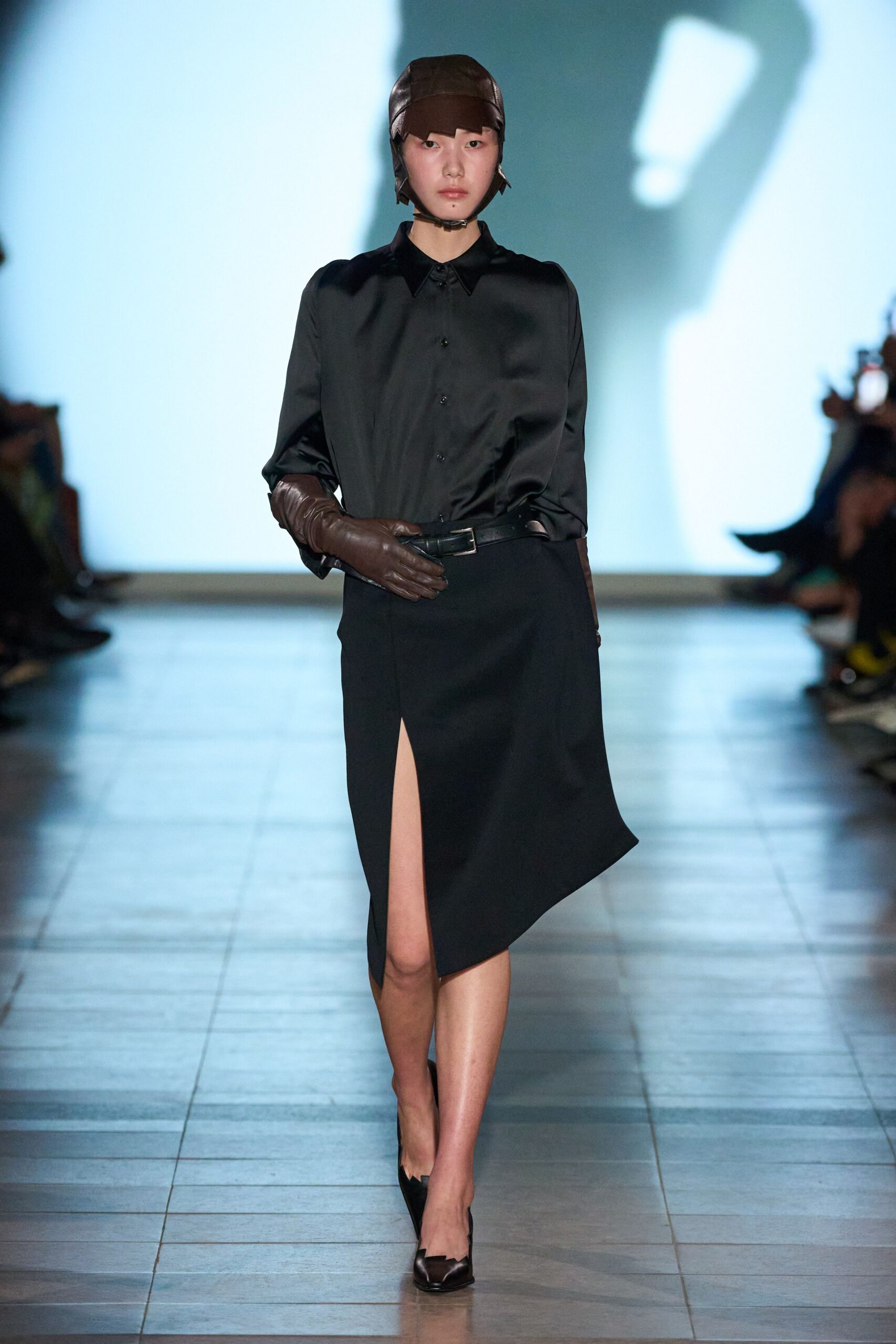 black silk long-sleeve collared fitted shirt