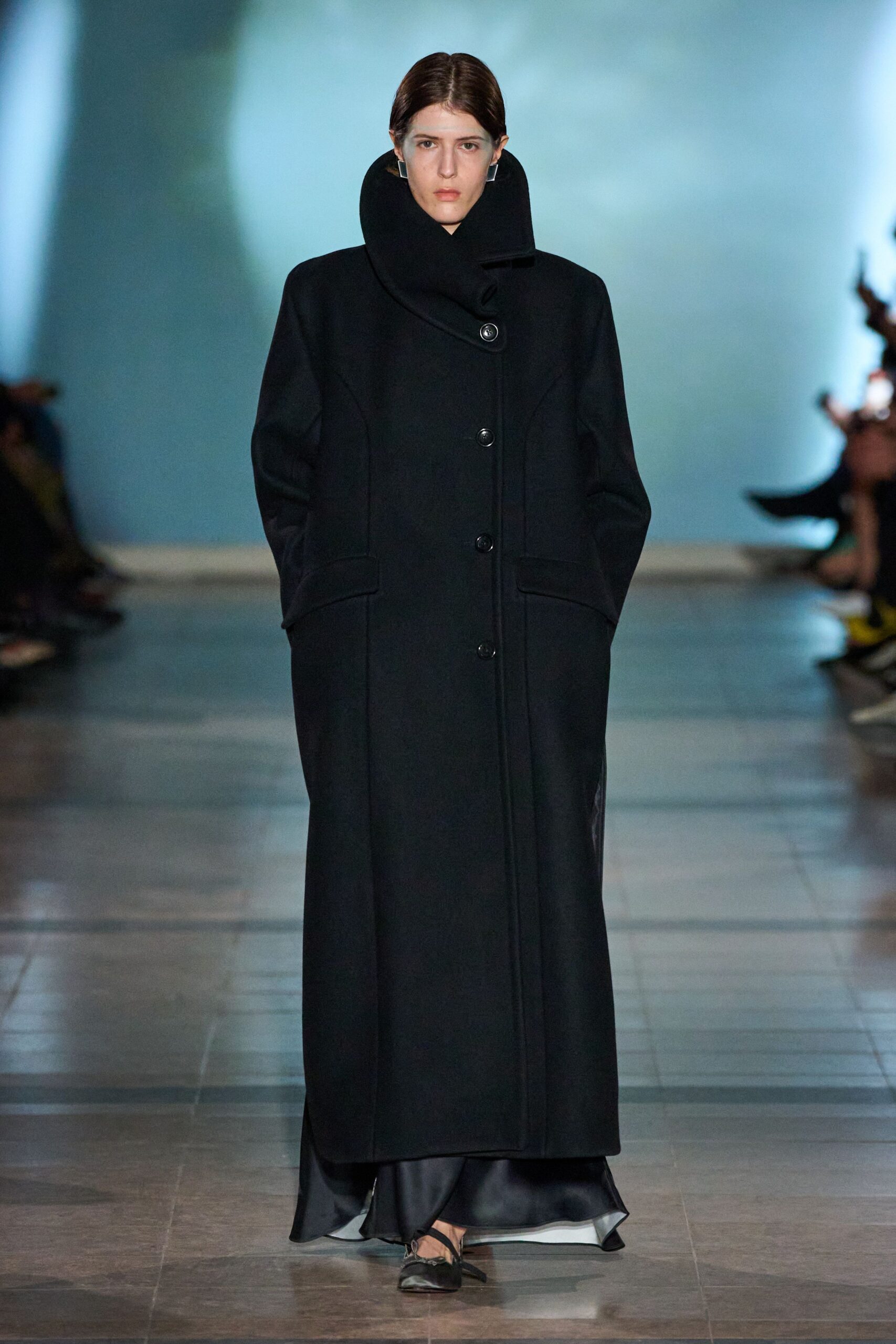 black wool long-sleeve collared fitted buttoned maxi coat
