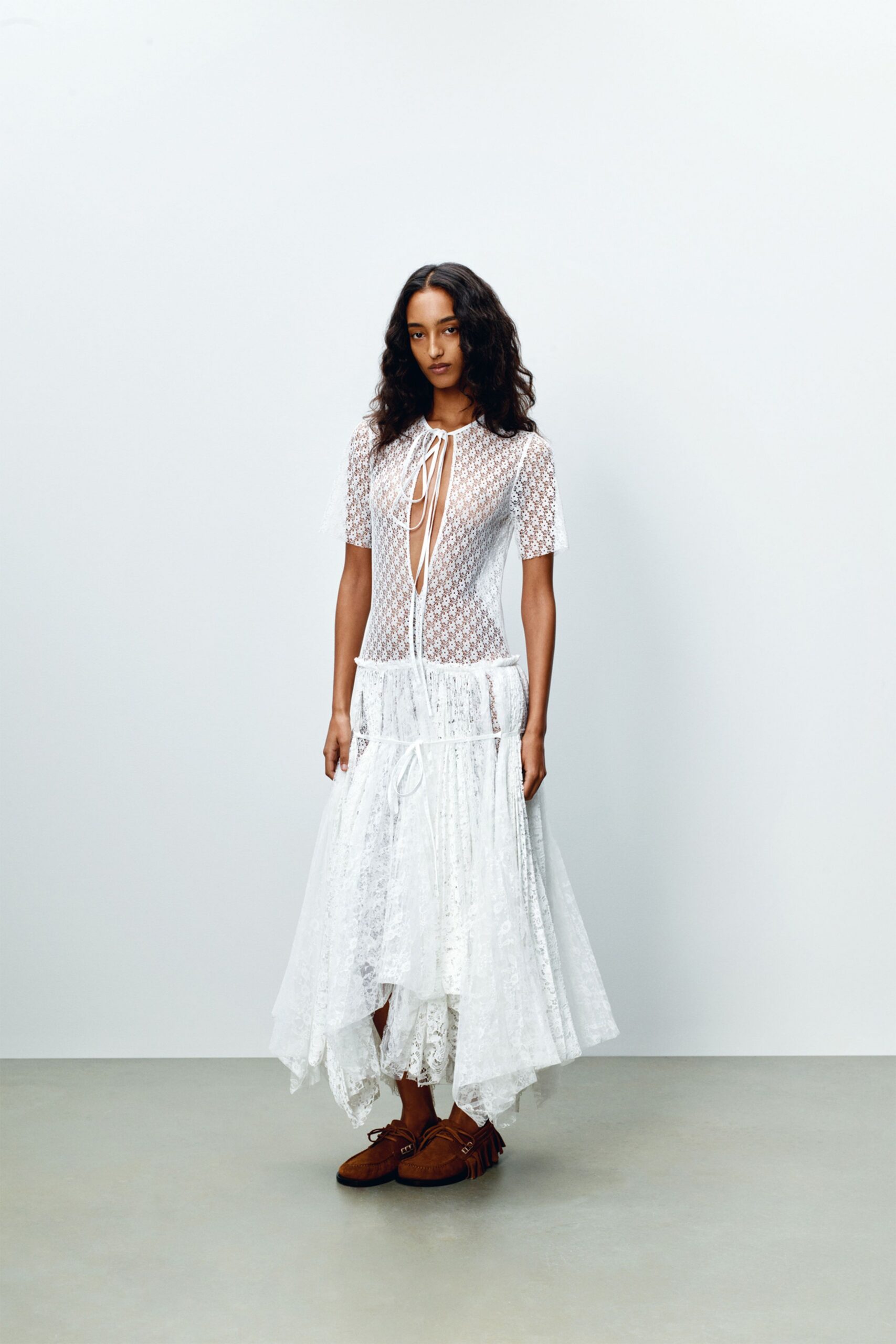 white lace short-sleeve v-neck fitted pleated layered dress
