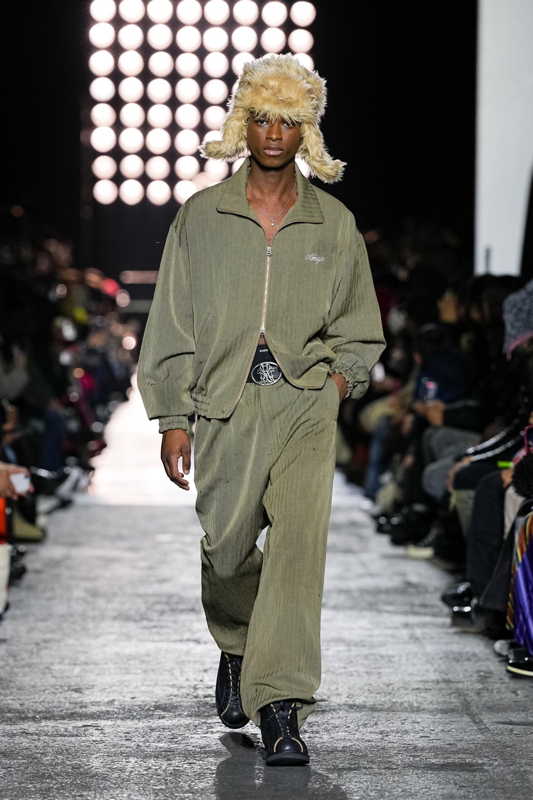 green cotton long-sleeve collared relaxed zippered jacket