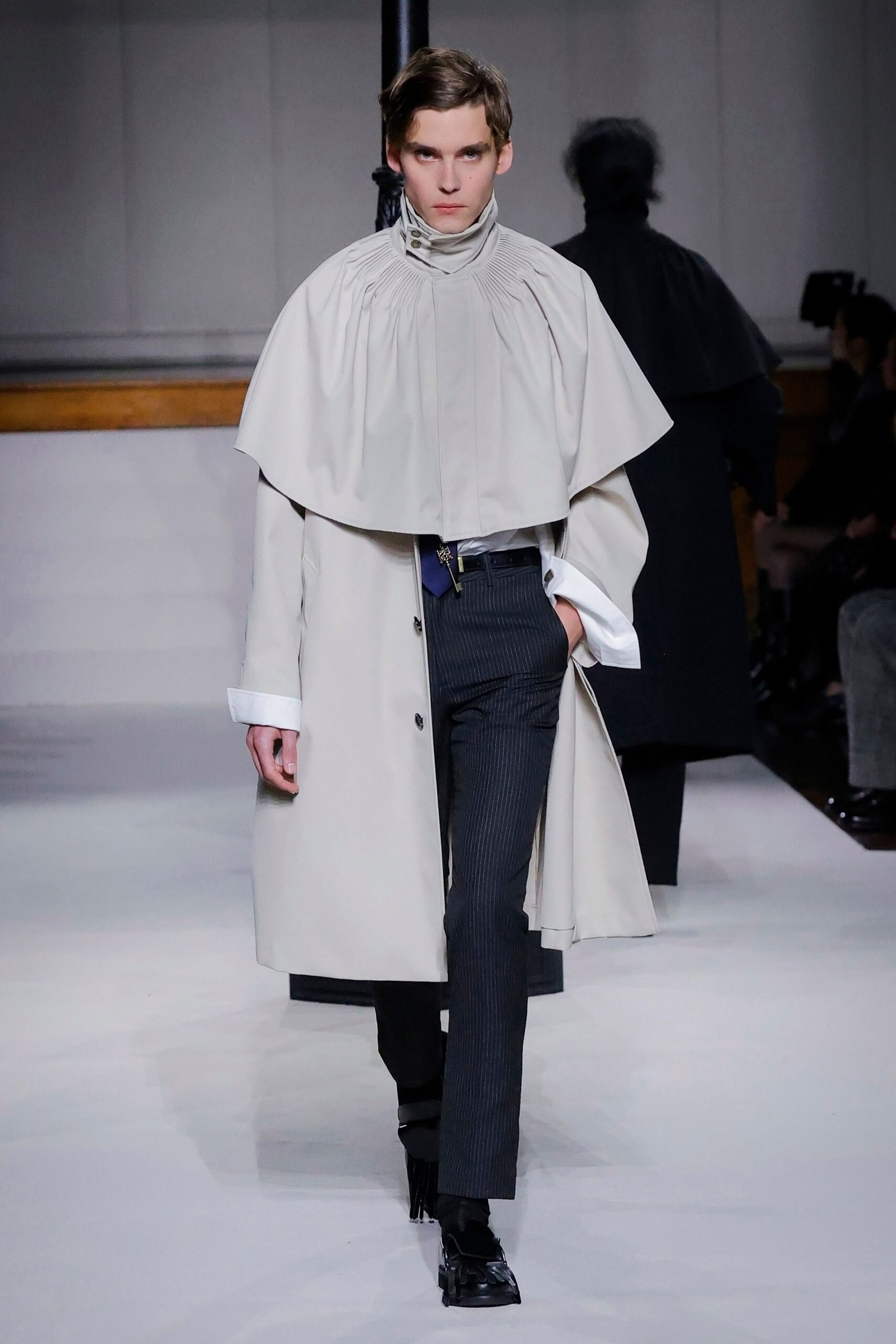 beige cotton long-sleeve collared relaxed layered coat