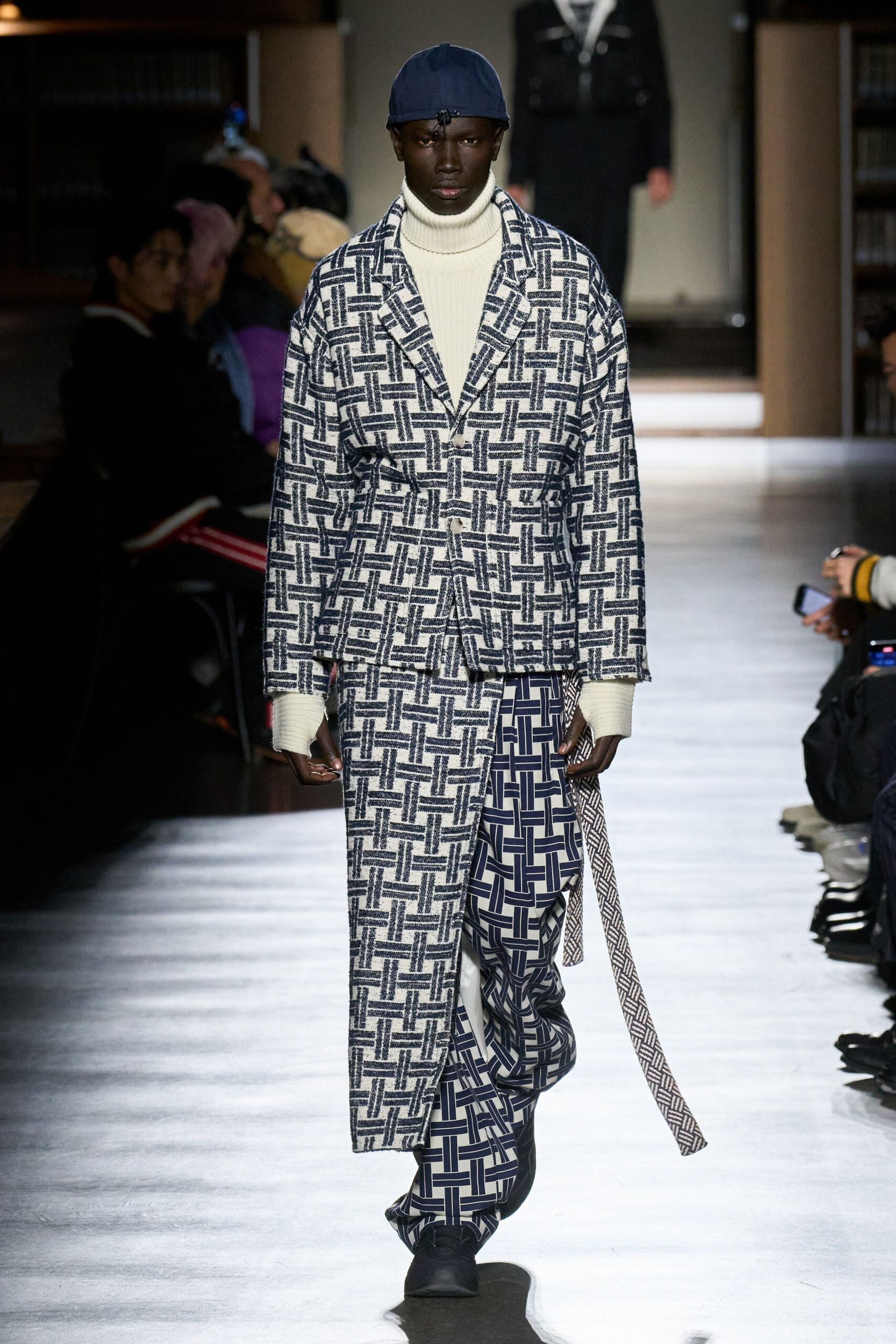 blue cotton long-sleeve collared relaxed printed jacket