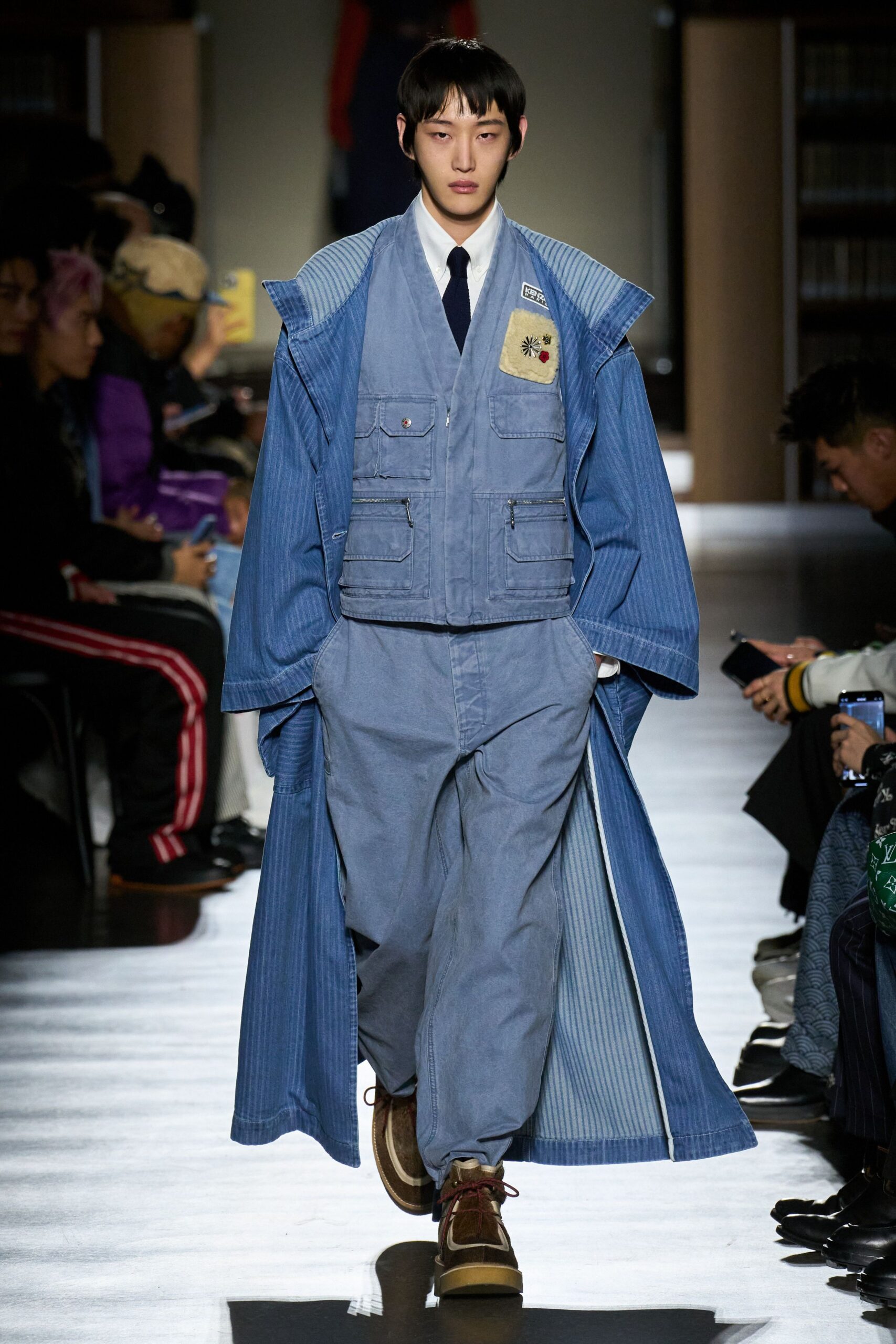 blue denim sleeveless collared fitted buttoned vest