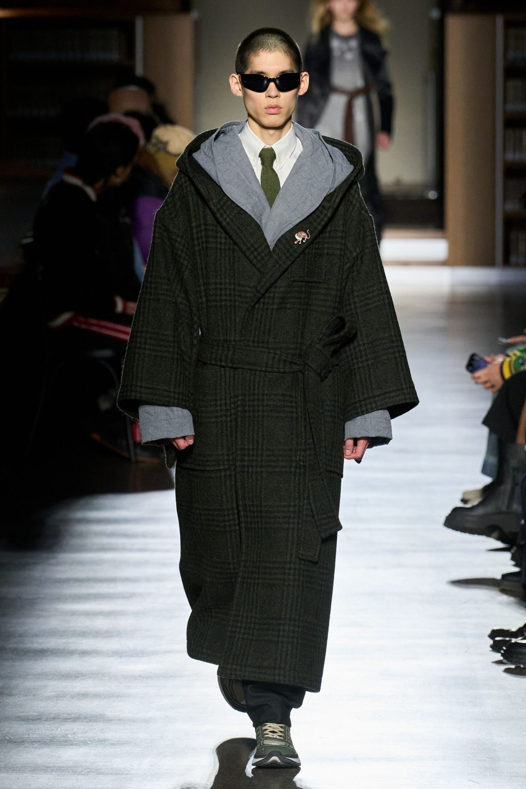 black wool long-sleeve collared relaxed checked belted coat