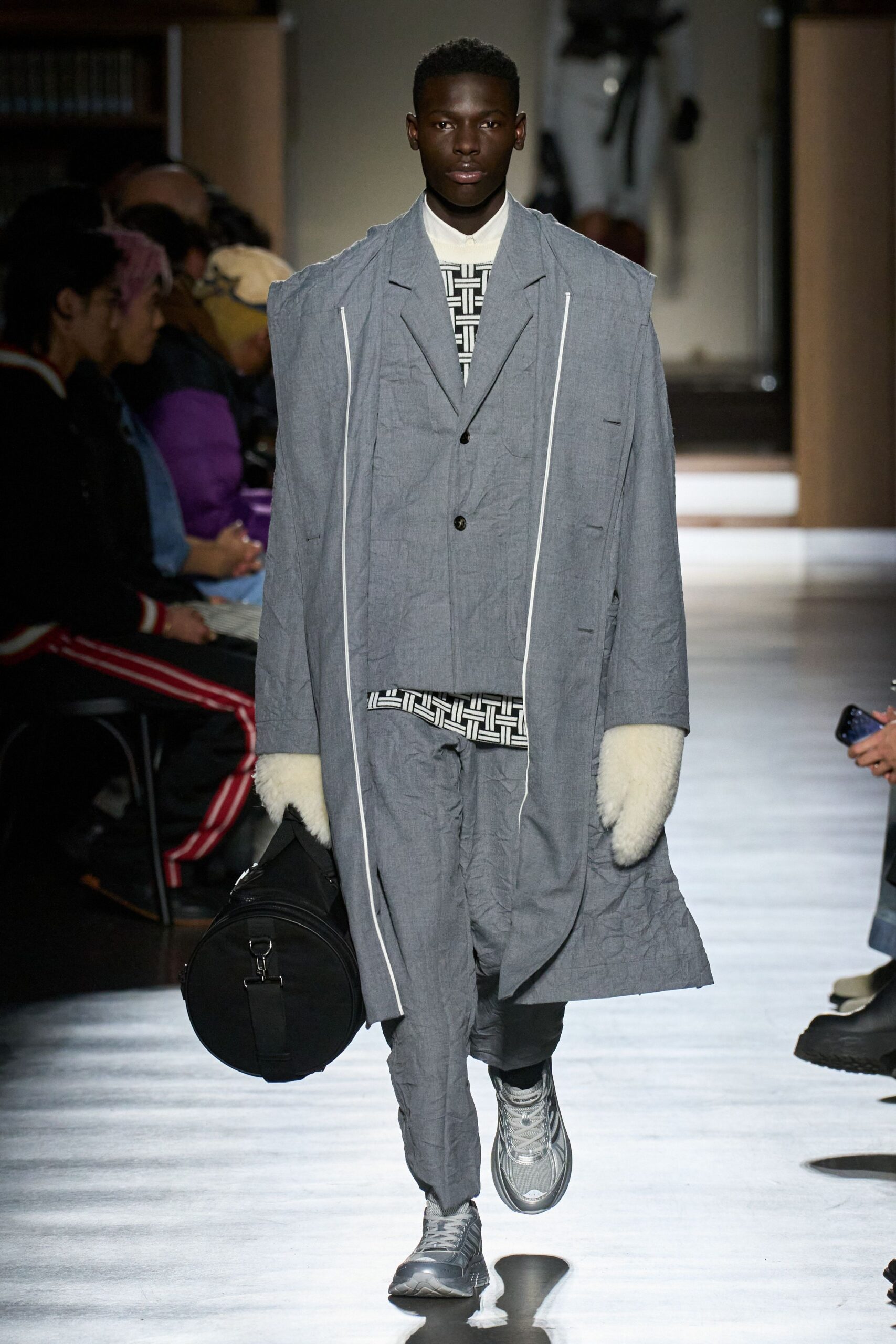 gray cotton long-sleeve collared oversized zippered coat
