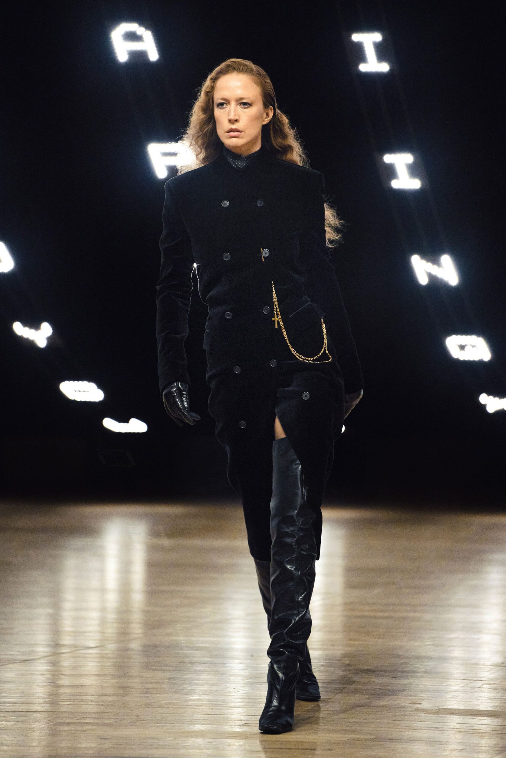 black velvet long-sleeve collared fitted zippered blazer