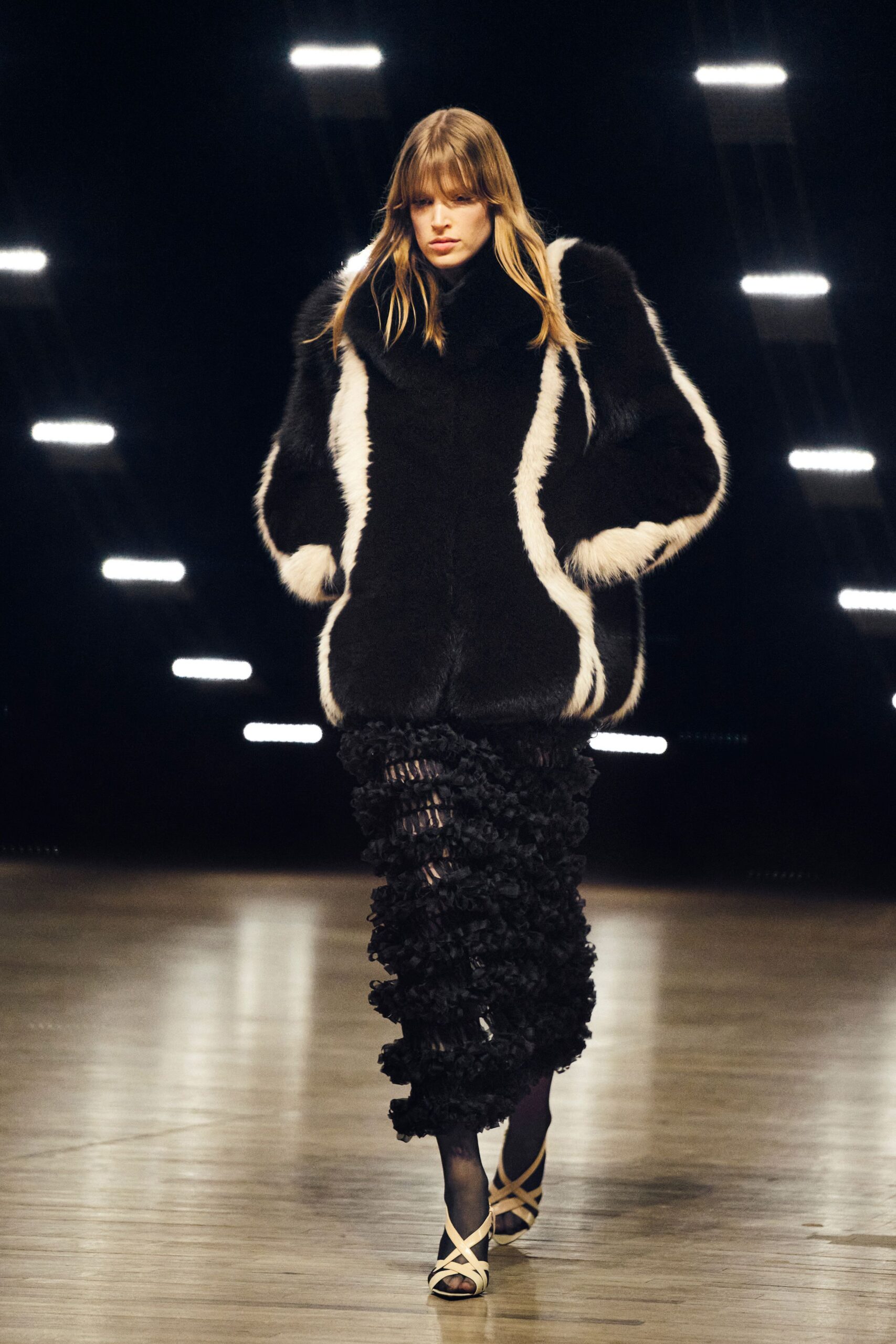 black fur long-sleeve collared relaxed layered coat