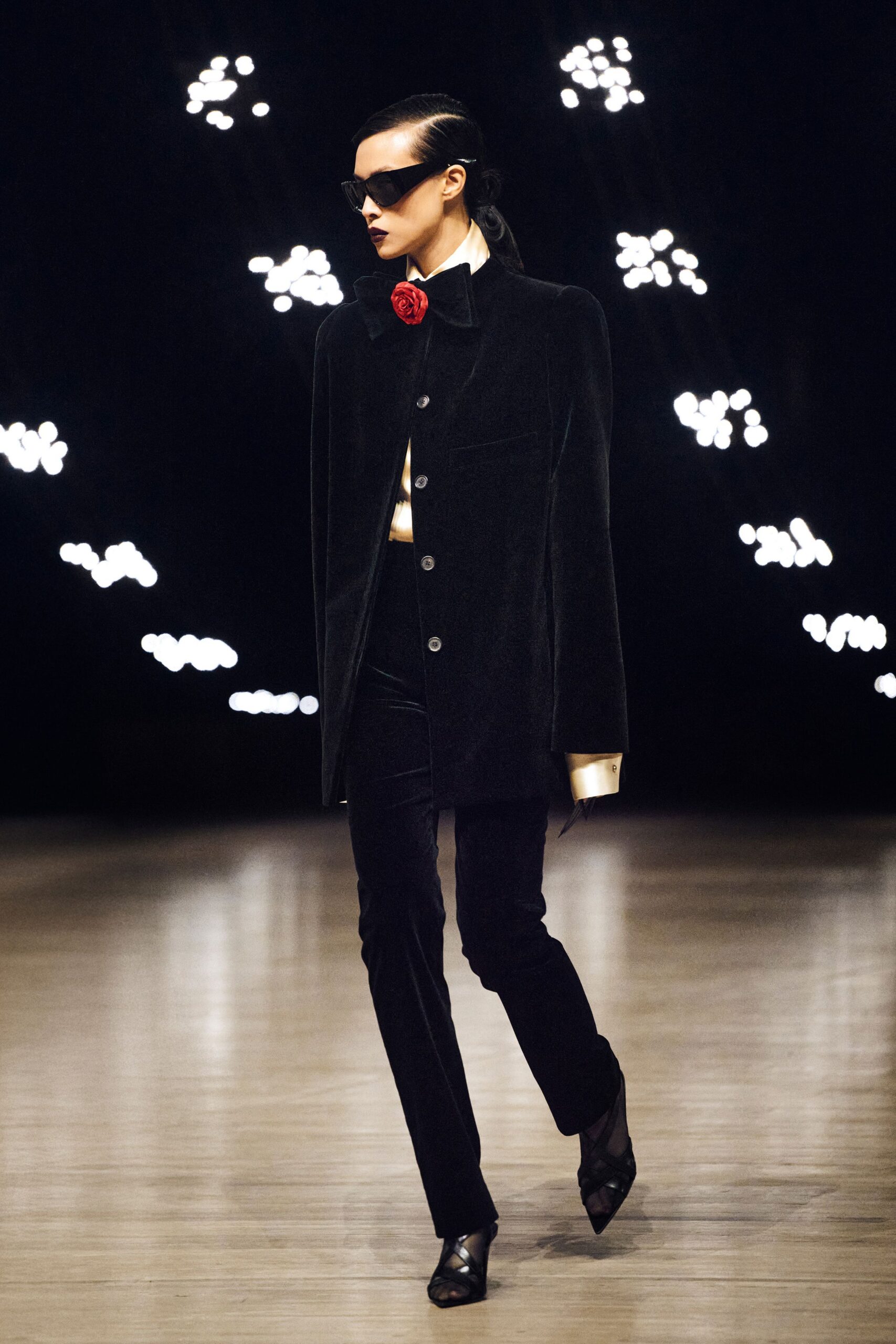black velvet long-sleeve collared structured buttoned coat