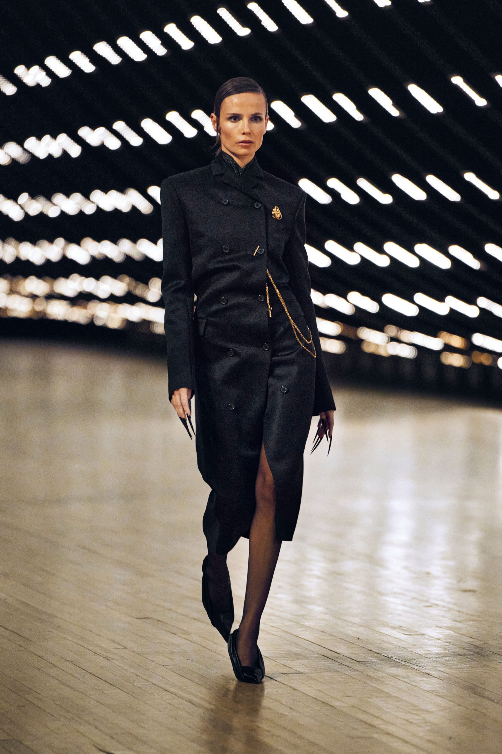 black wool long-sleeve collared fitted buttoned midi coat