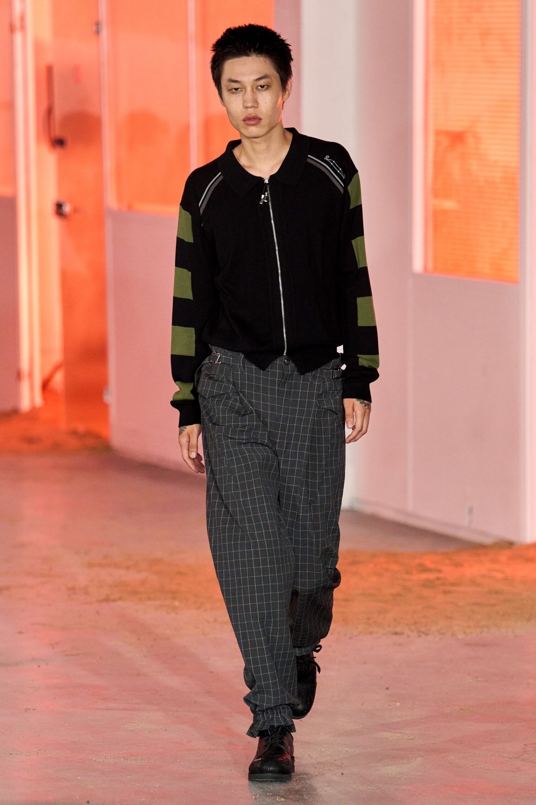 black cotton long-sleeve collared fitted striped zippered jacket