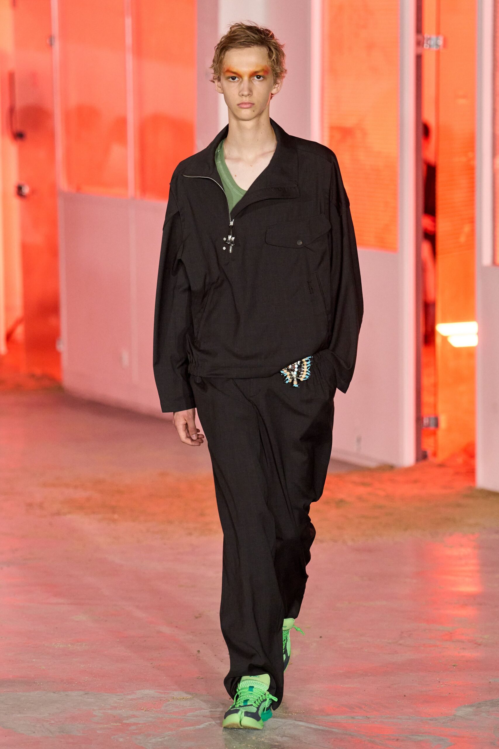 black cotton long-sleeve collared relaxed zippered pockets jacket