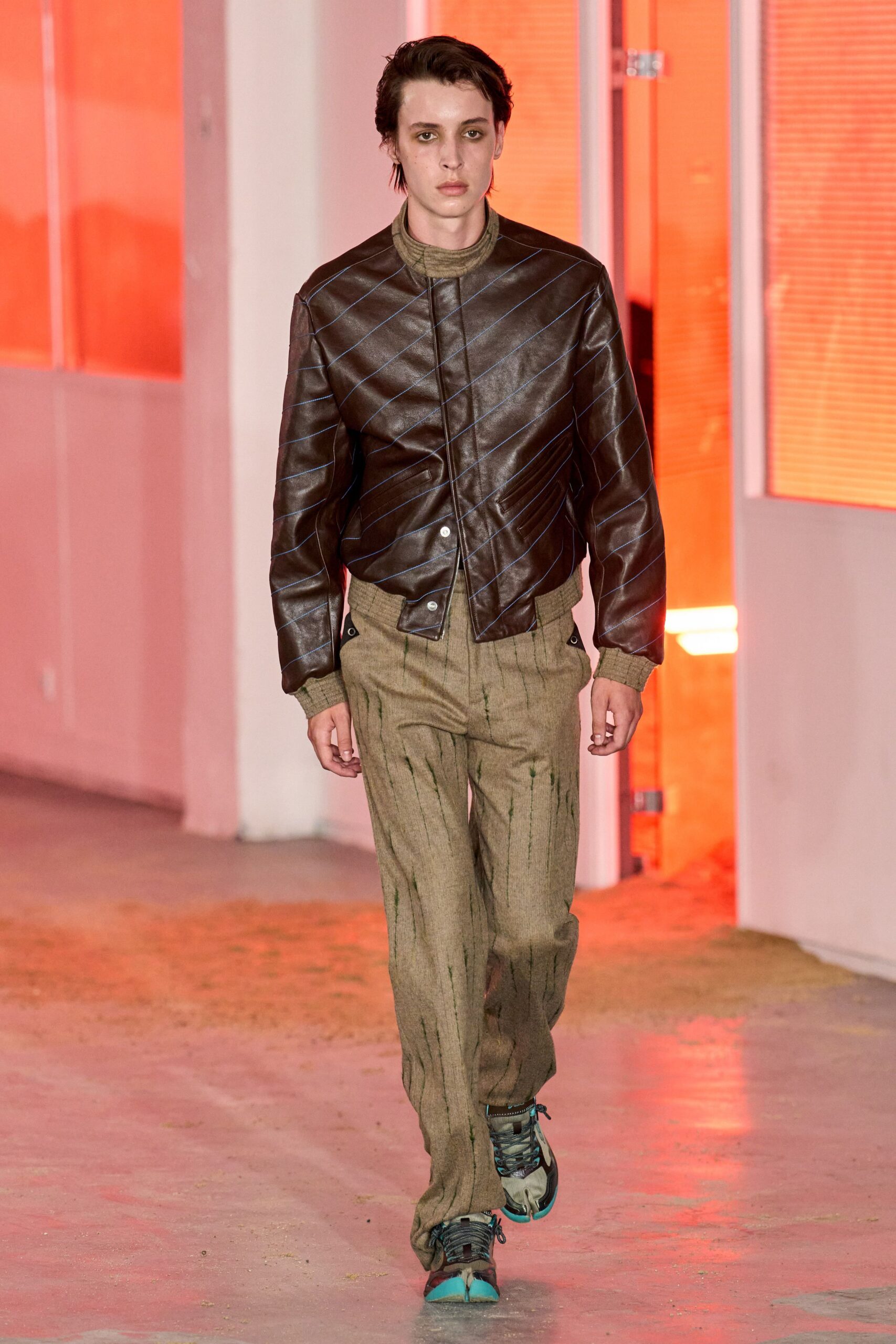 brown leather long-sleeve collared fitted quilted jacket