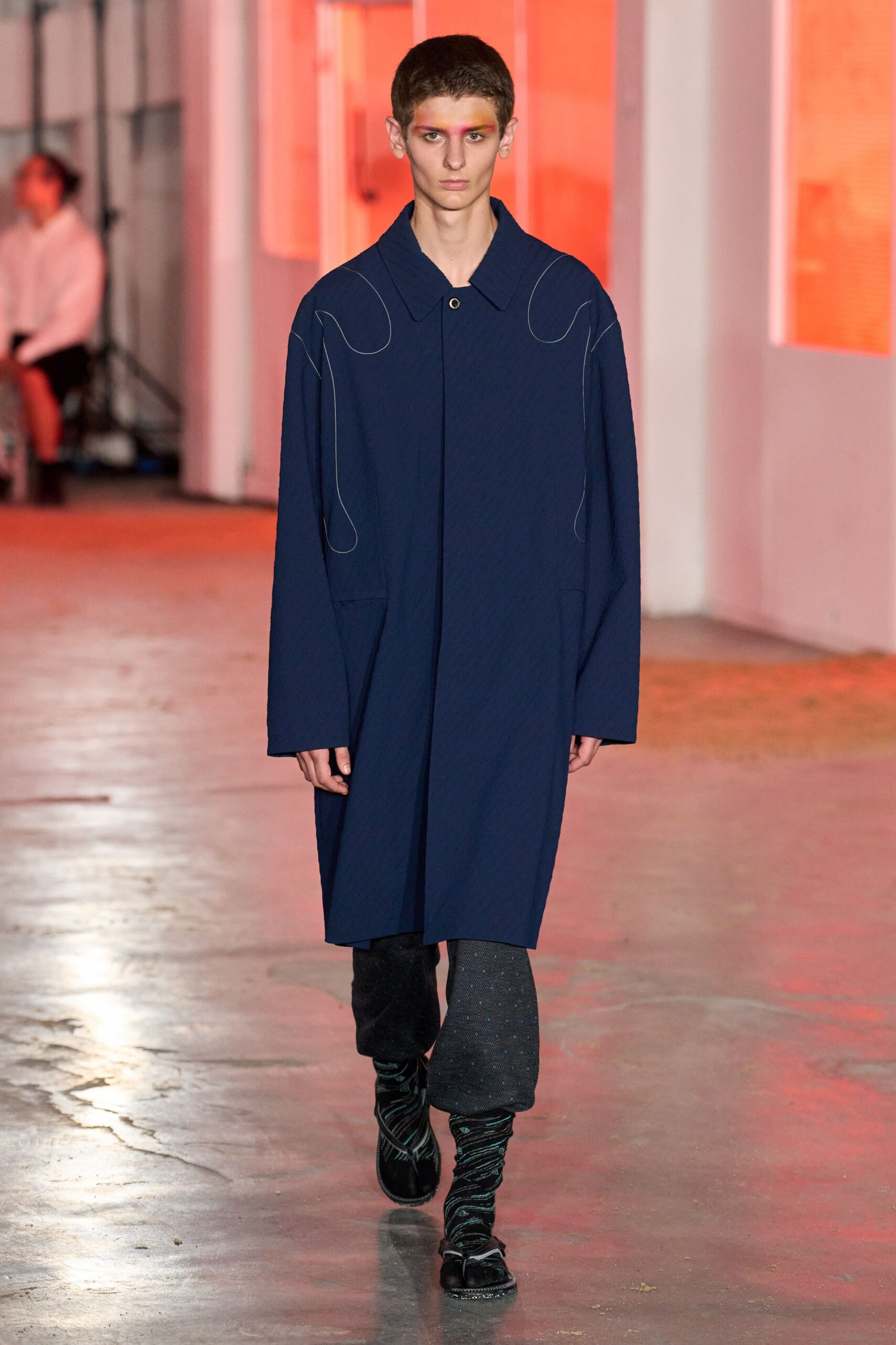 blue cotton long-sleeve collared relaxed zippered coat