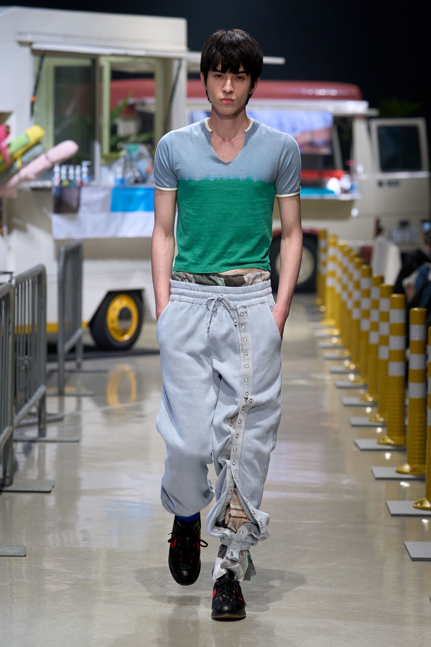 gray cotton relaxed zippered distressed pants