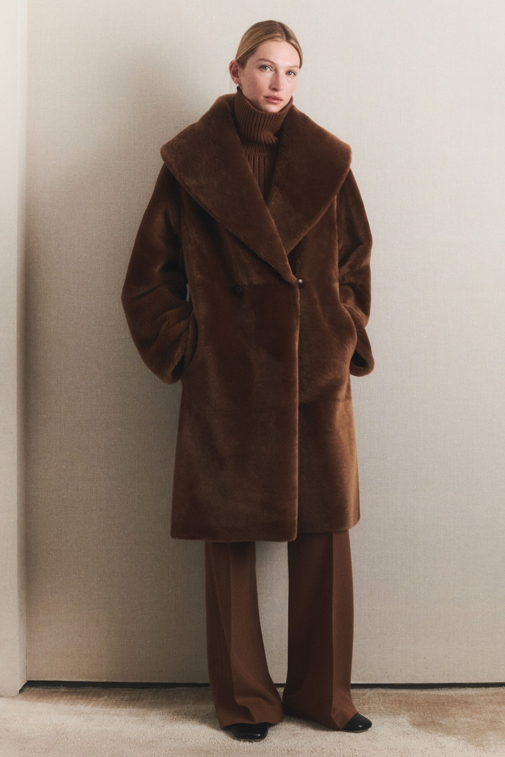 brown wool turtleneck fitted top