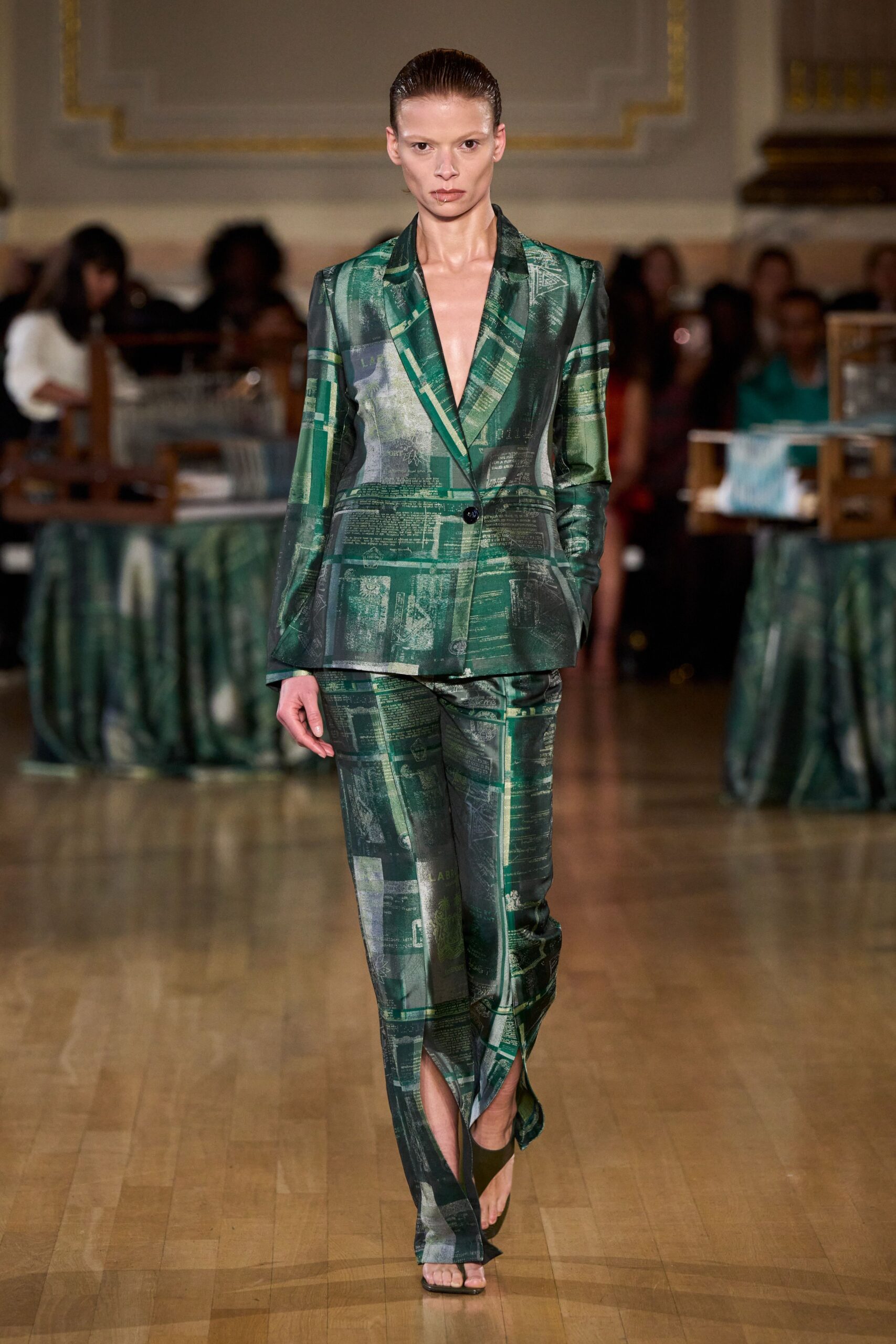 green silk long-sleeve collared fitted printed suit