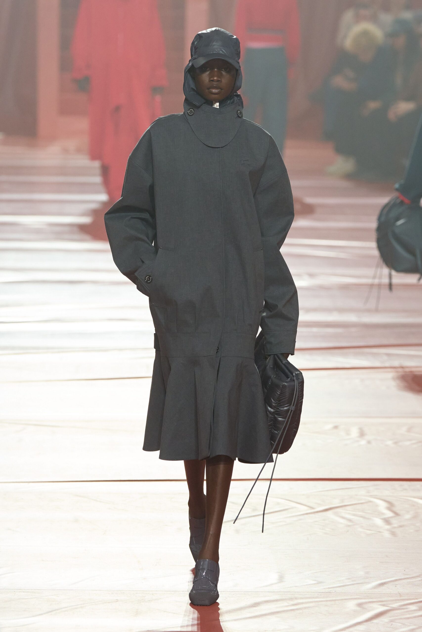 black cotton long-sleeve collared oversized pleated midi coat