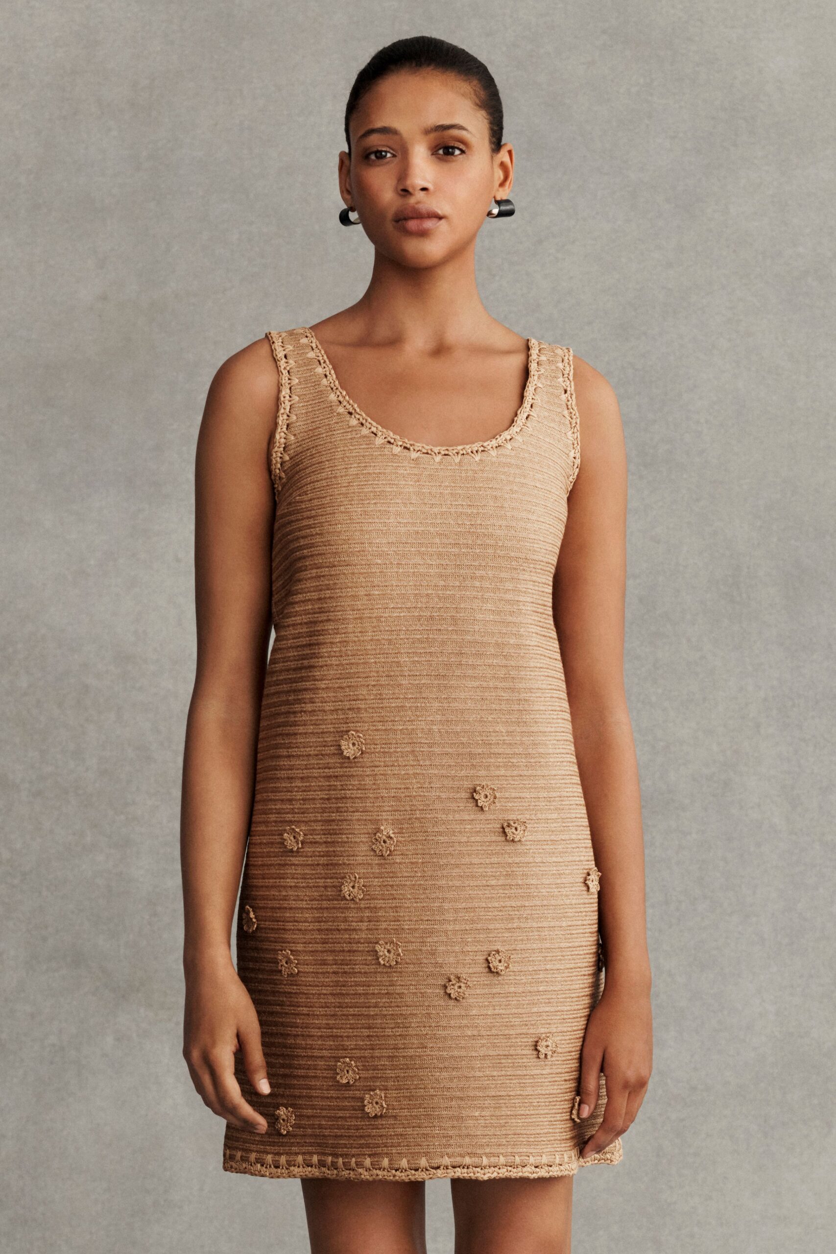 brown fitted sleeveless dress