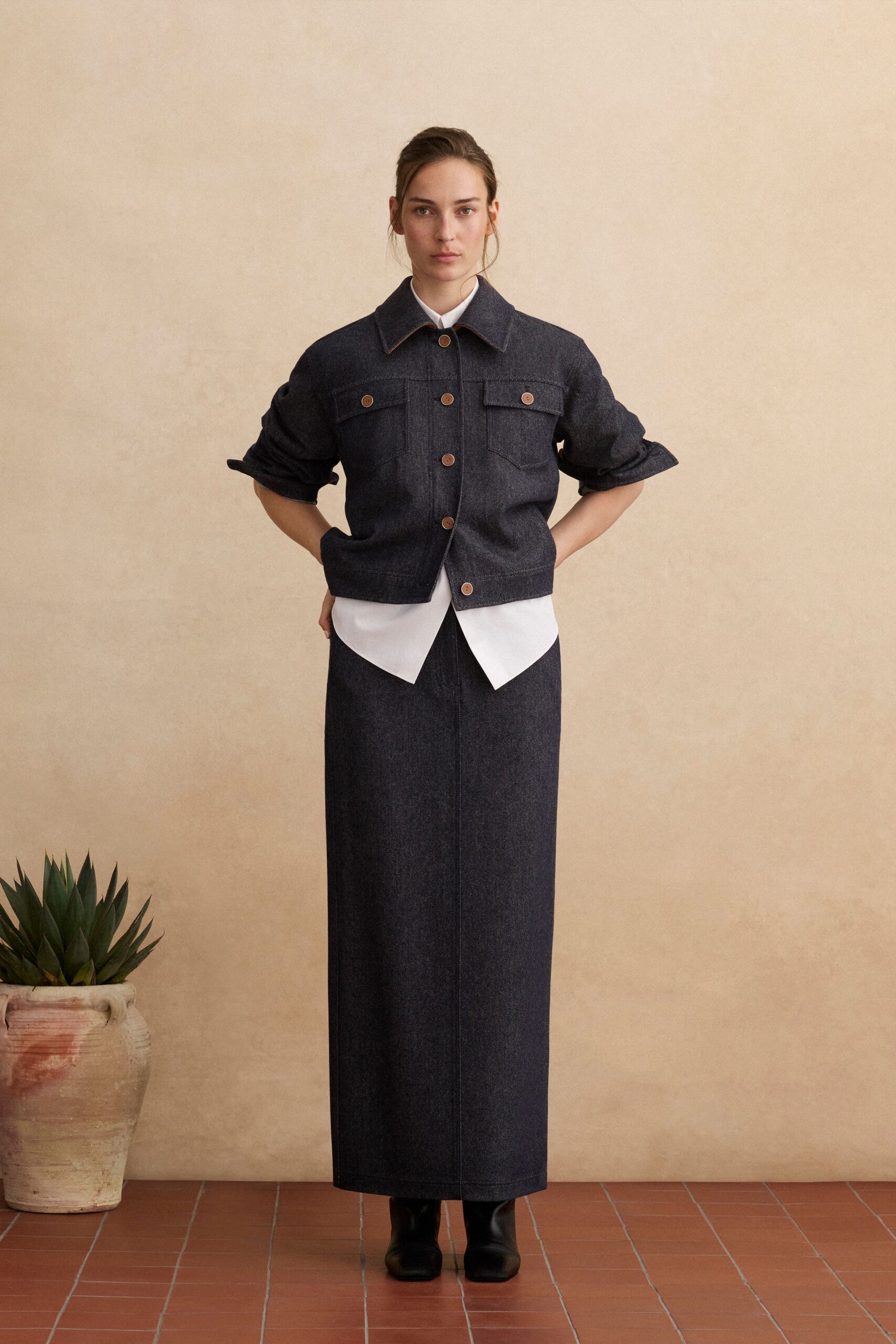 blue denim long-sleeve collared fitted buttoned jacket