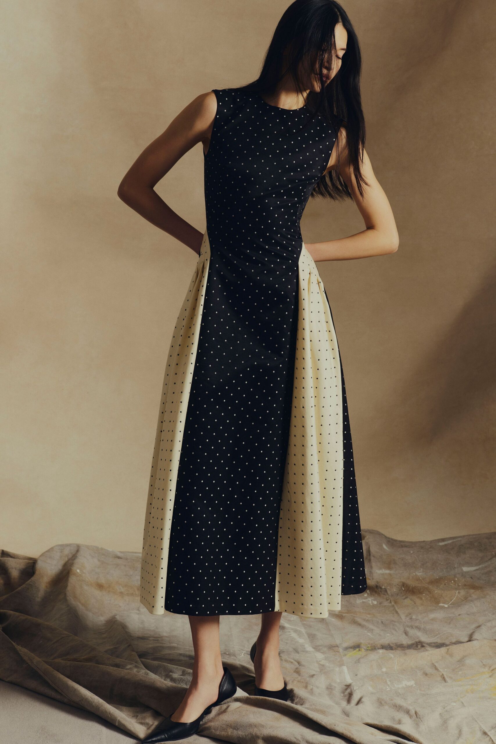black and beige polka-dot midi dress with shoes
