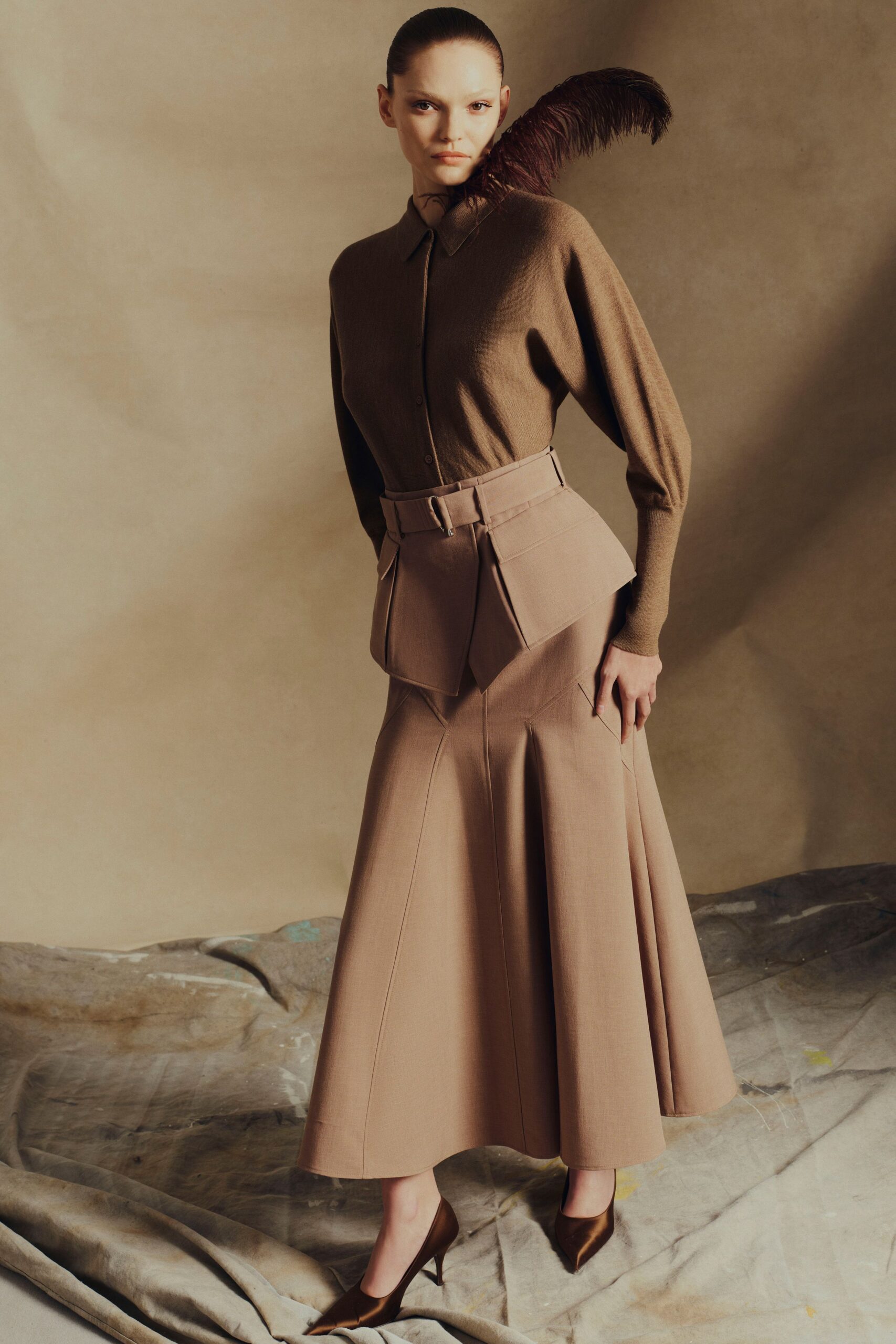 beige cotton slit fitted high-waisted pleated midi skirt