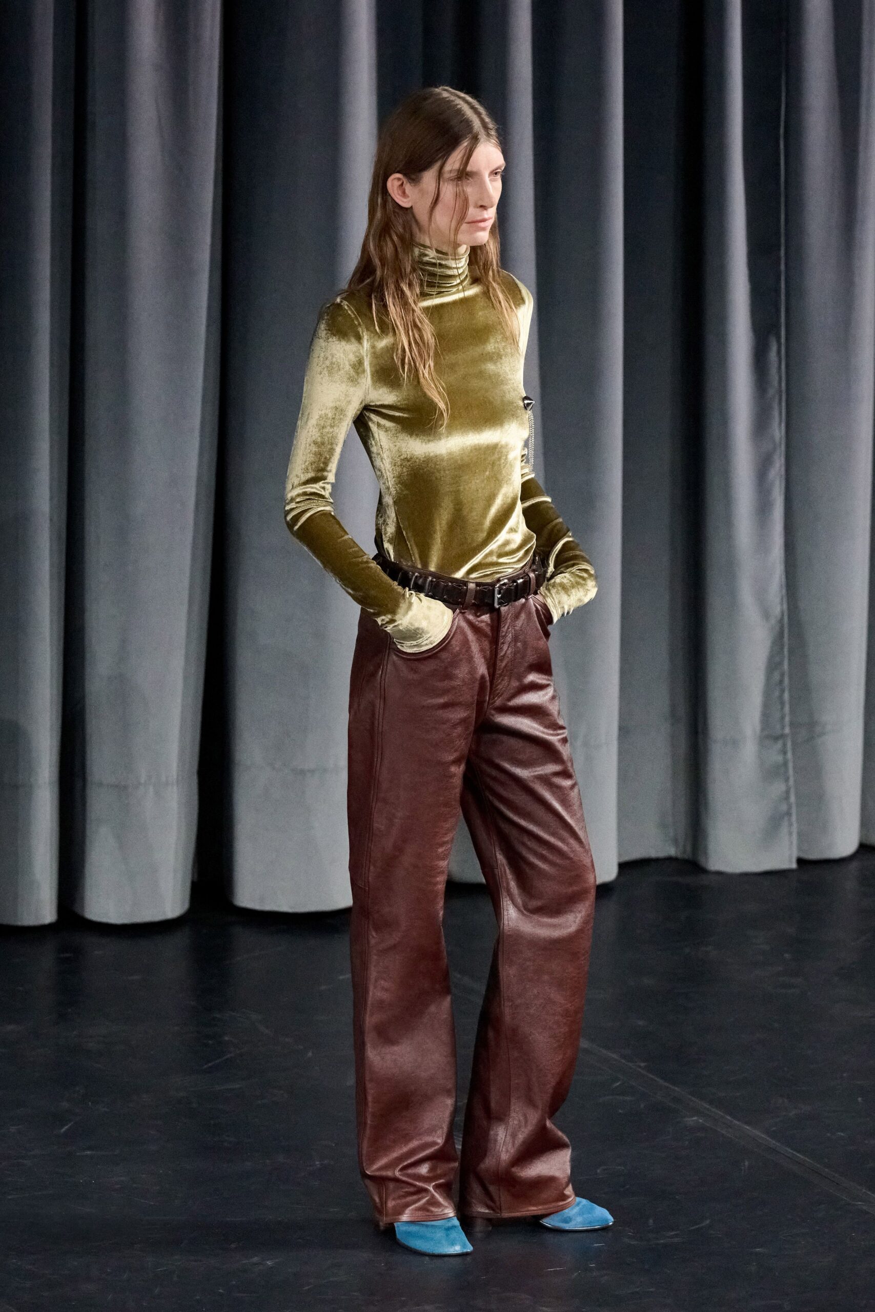 green velvet long-sleeve turtleneck fitted shiny top