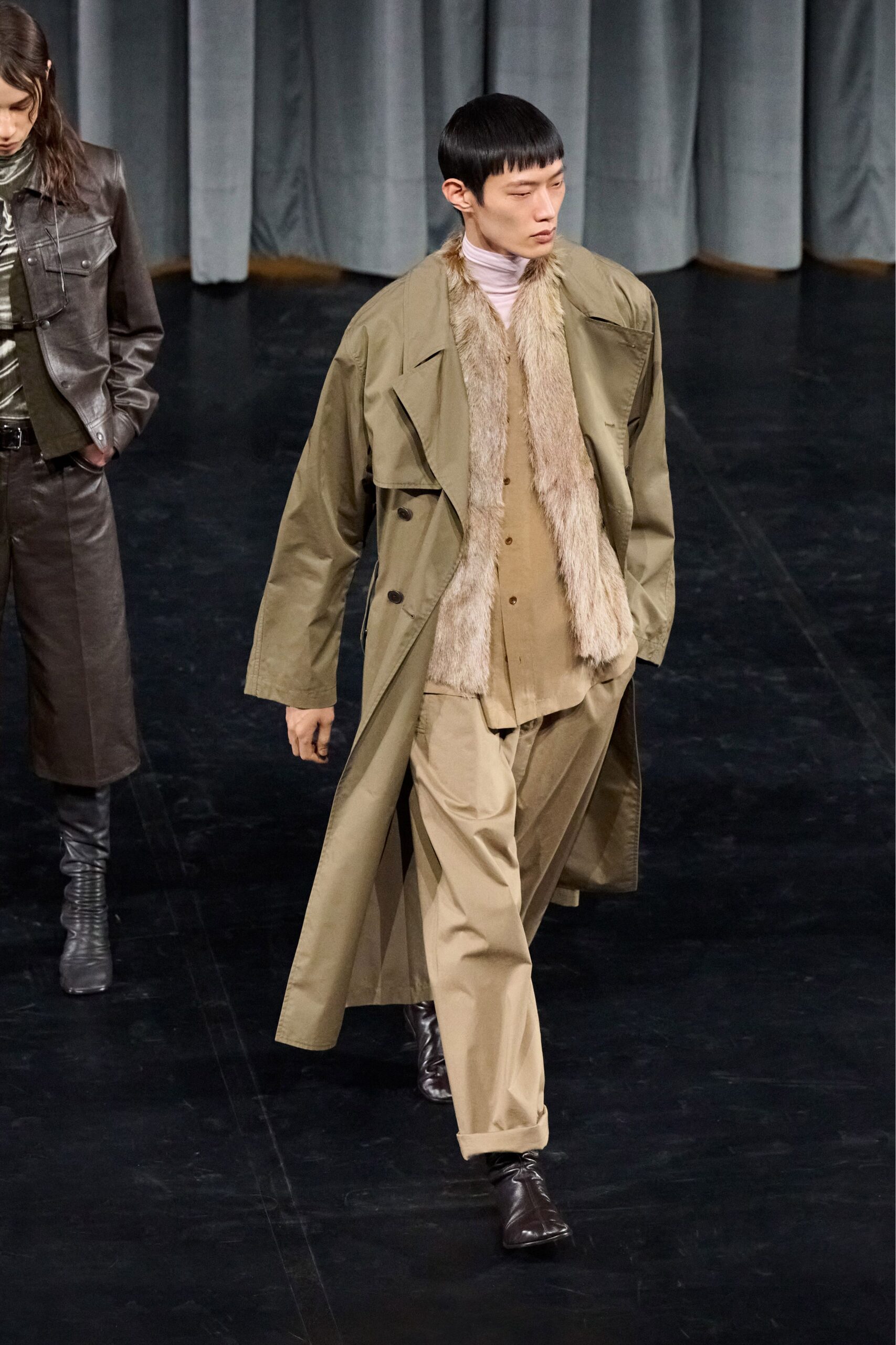 beige cotton long-sleeve collared relaxed layered coat