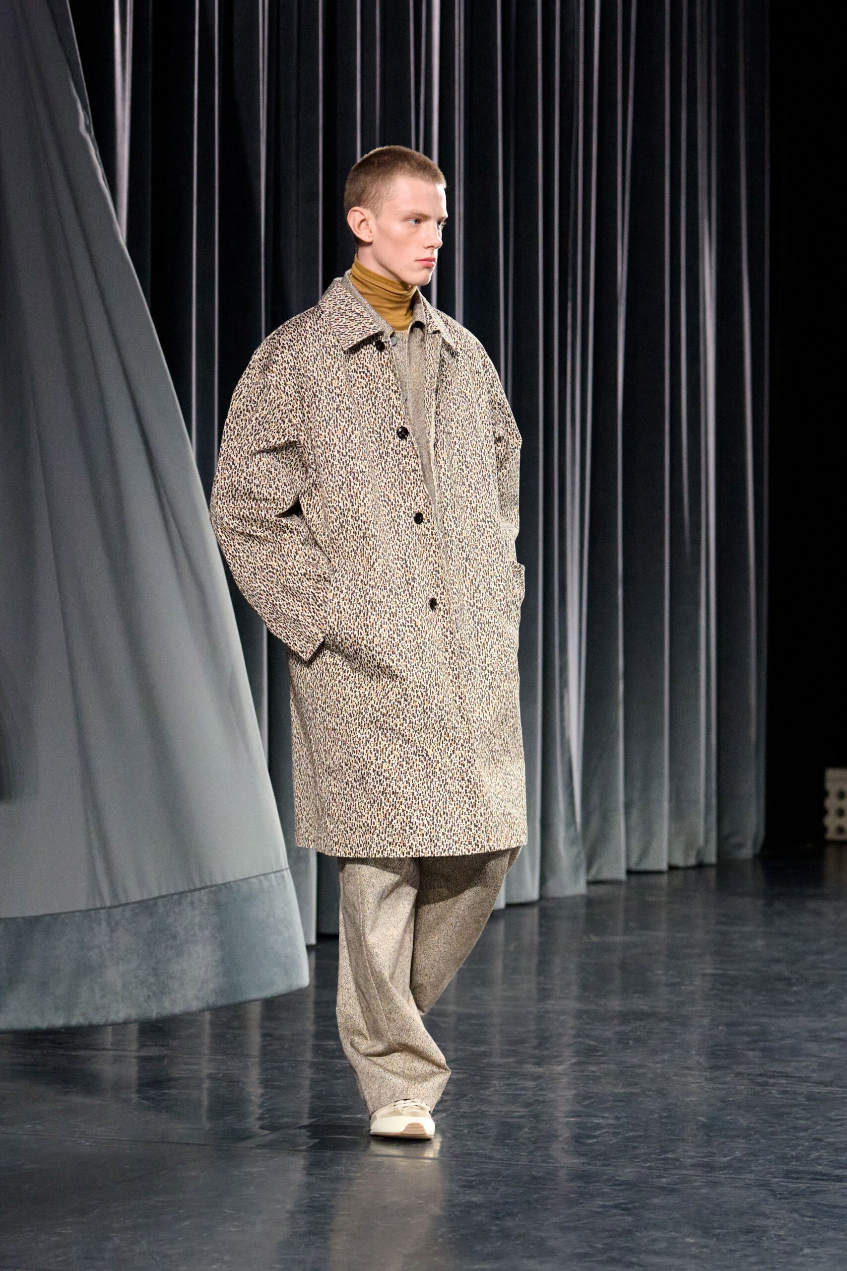 beige cotton long-sleeve collared relaxed checked coat
