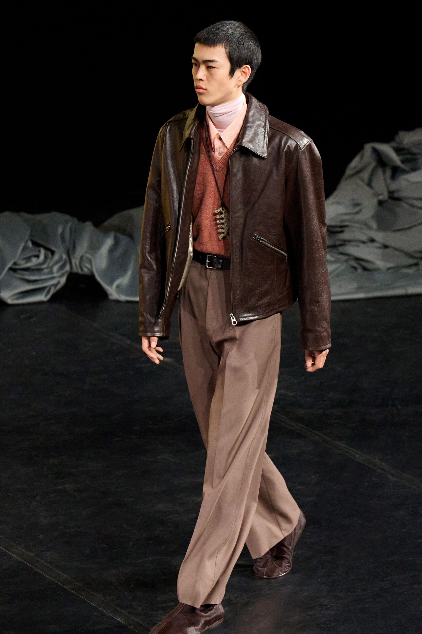 brown leather long-sleeve collared fitted jacket